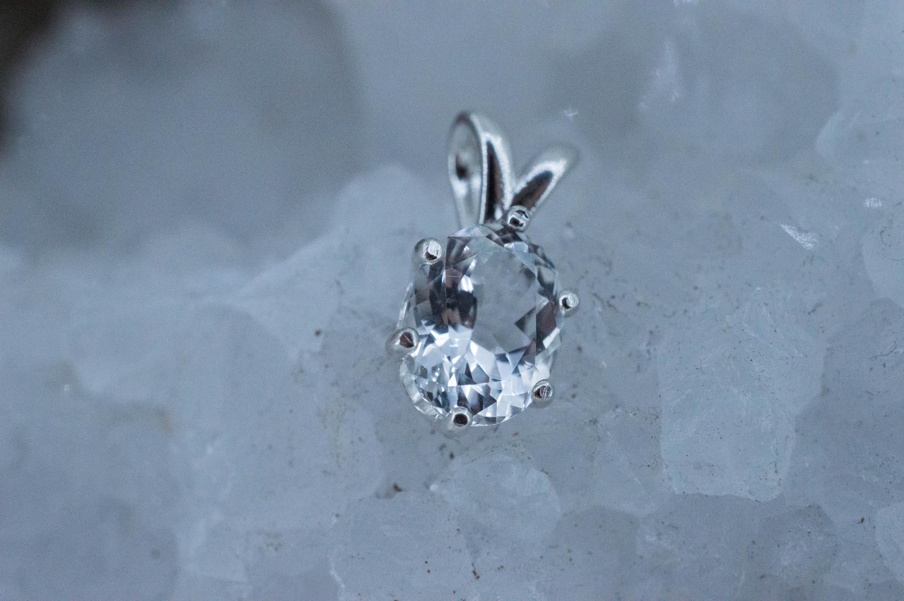 Topaz Pendant; Natural Untreated Colombia Topaz; 2.330cts - Mark Oliver Gems