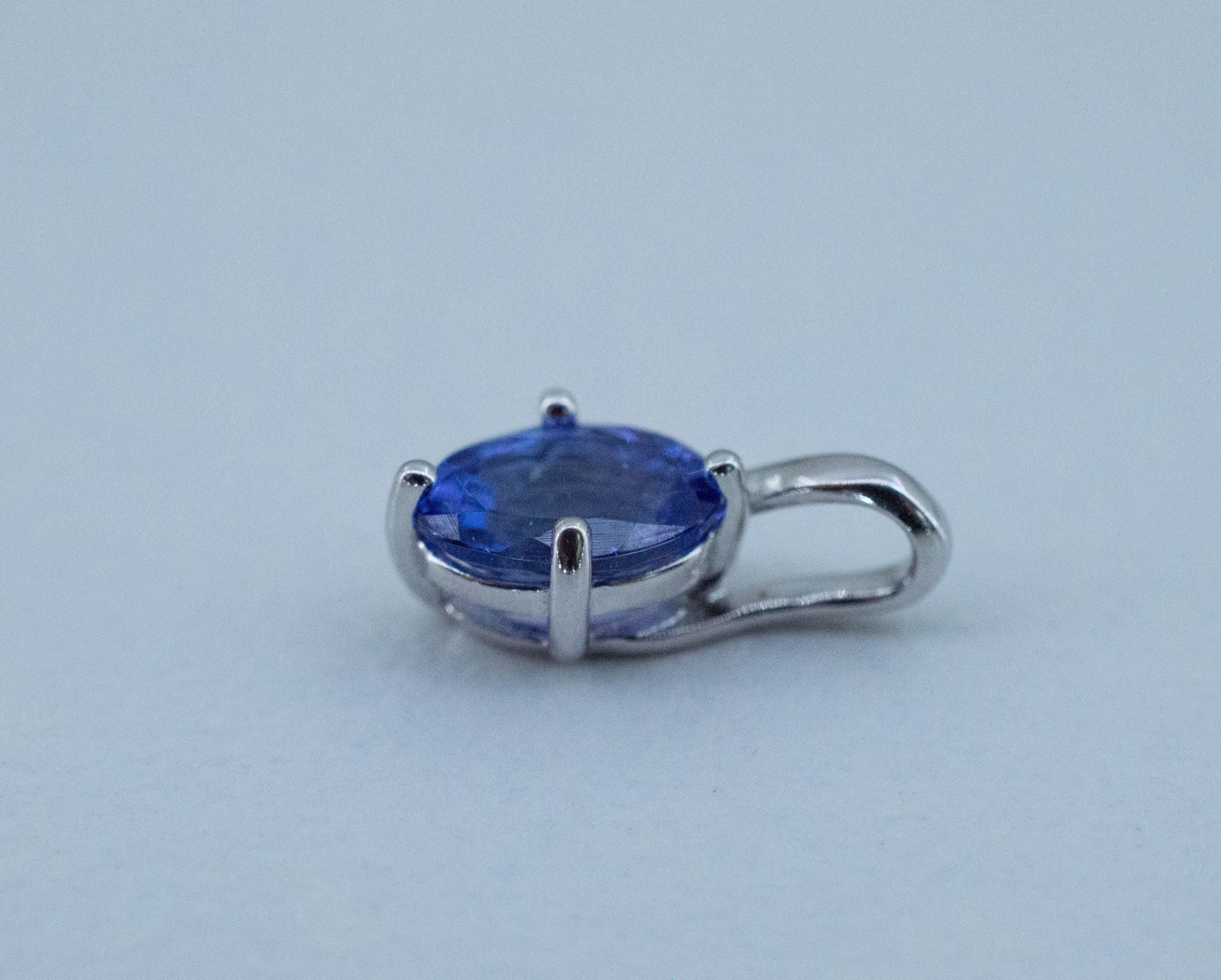 Tanzanite Pendant; Natural Tanzania Tanzanite; 0.495cts - Mark Oliver Gems