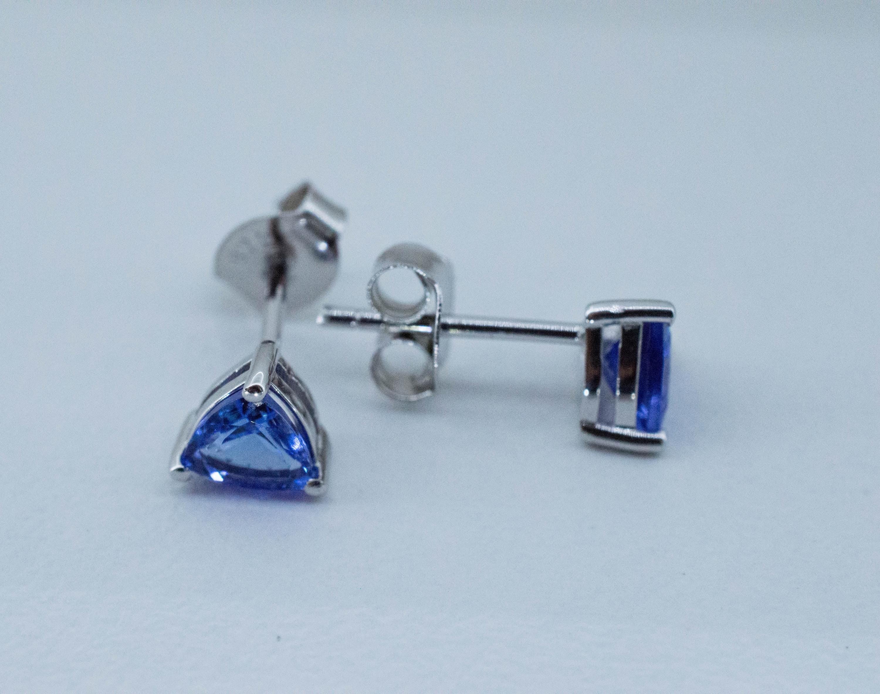 Tanzanite Earrings; Natural Tanzania Tanzanite; 0.955cts - Mark Oliver Gems