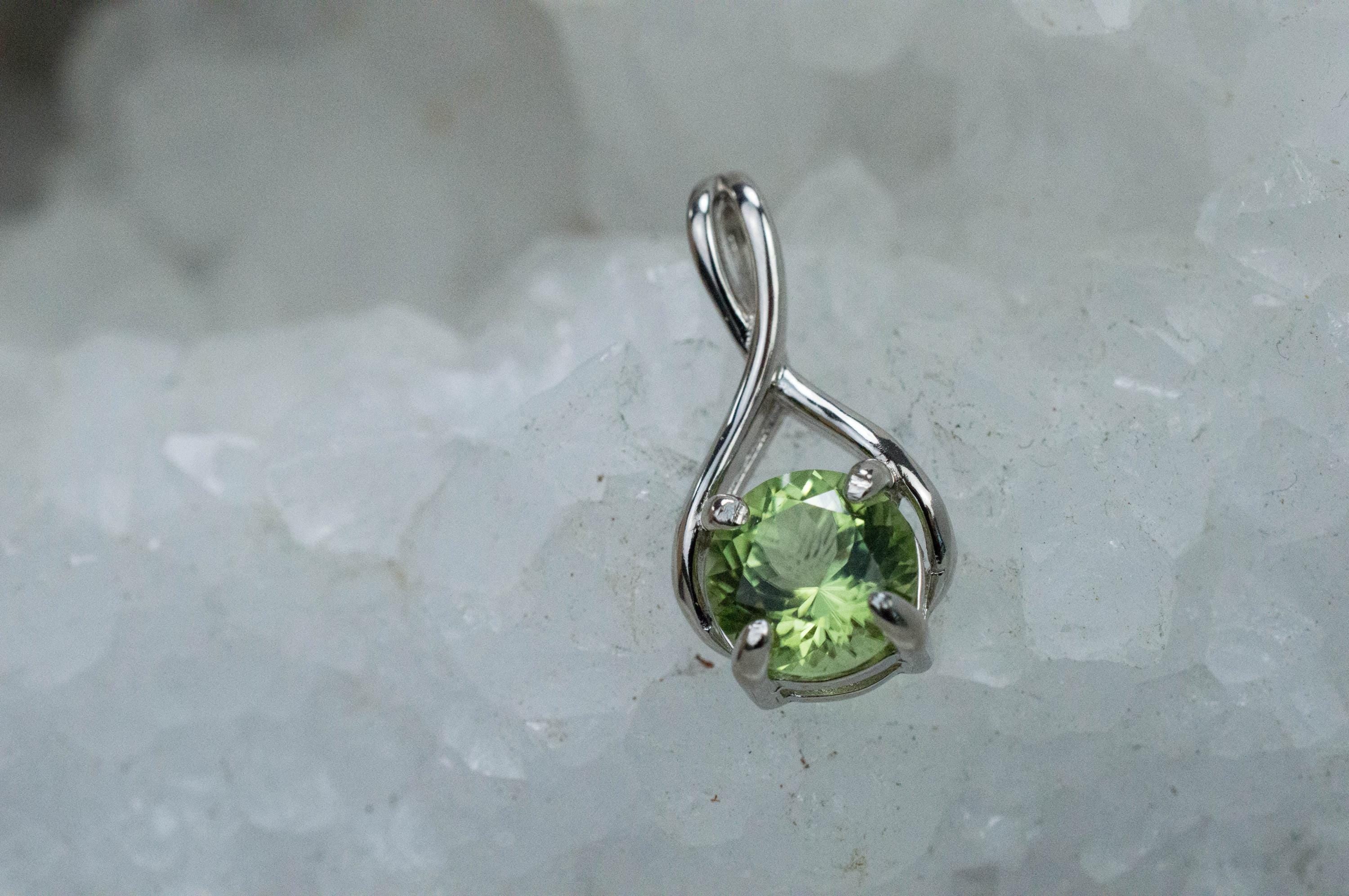 Peridot Pendant; Genuine Untreated Pakistan Peridot; 1.815cts - Mark Oliver Gems