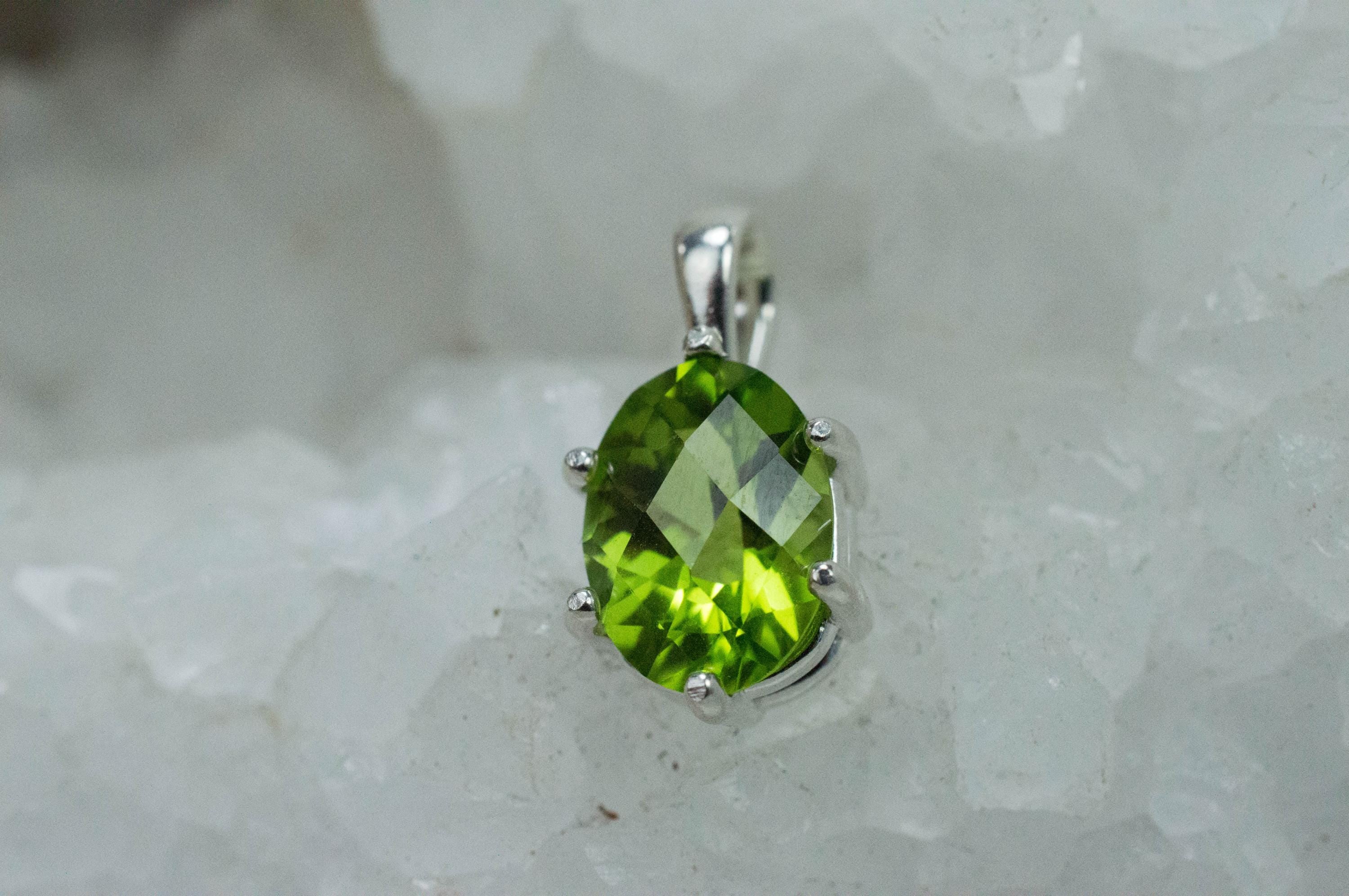 Peridot Pendant; Genuine Untreated Pakistan Peridot; 3.860cts - Mark Oliver Gems