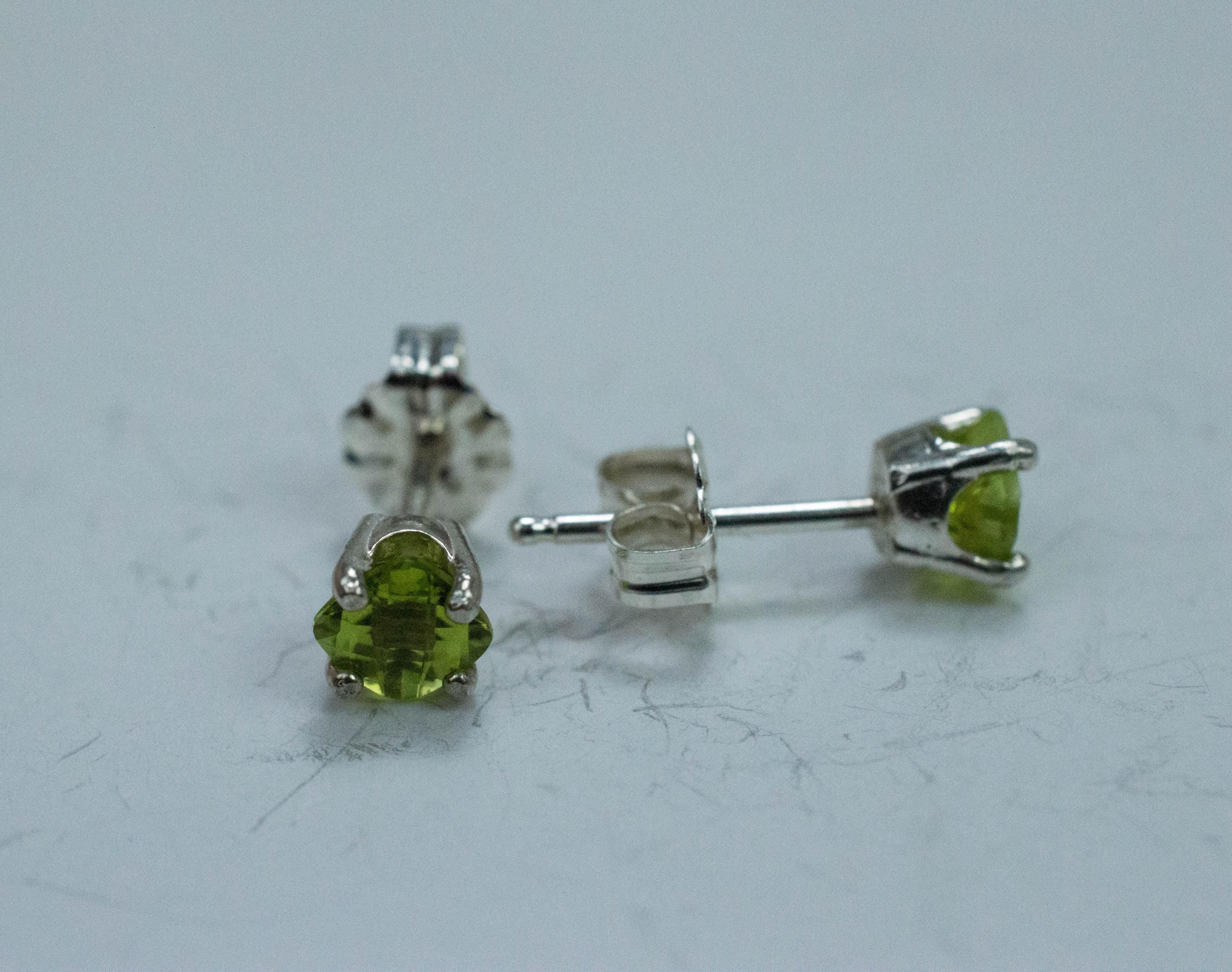 Peridot Earrings; Natural Untreated Arizona Peridot; 0.895cts - Mark Oliver Gems