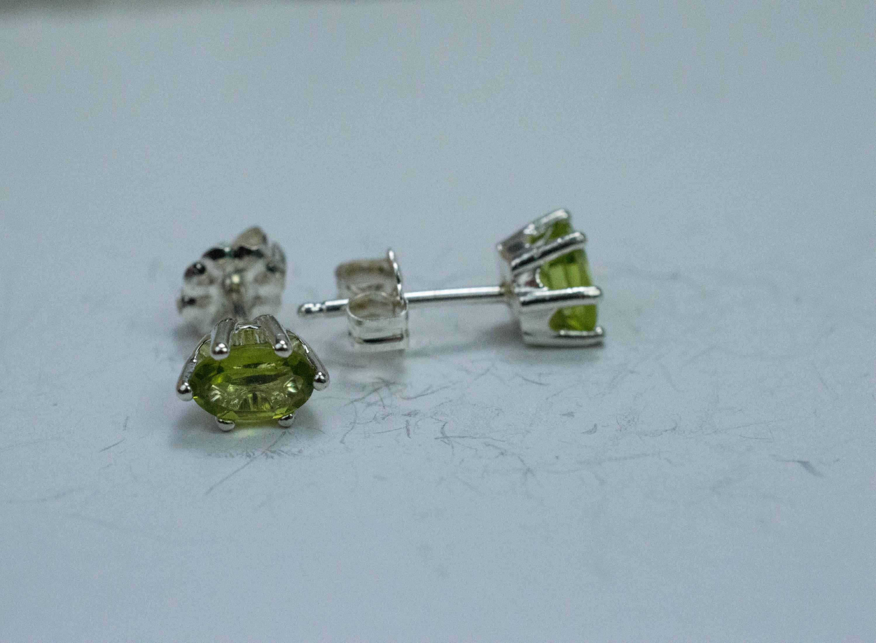 Peridot Earrings; Natural Untreated Arizona Peridot; 0.985cts - Mark Oliver Gems