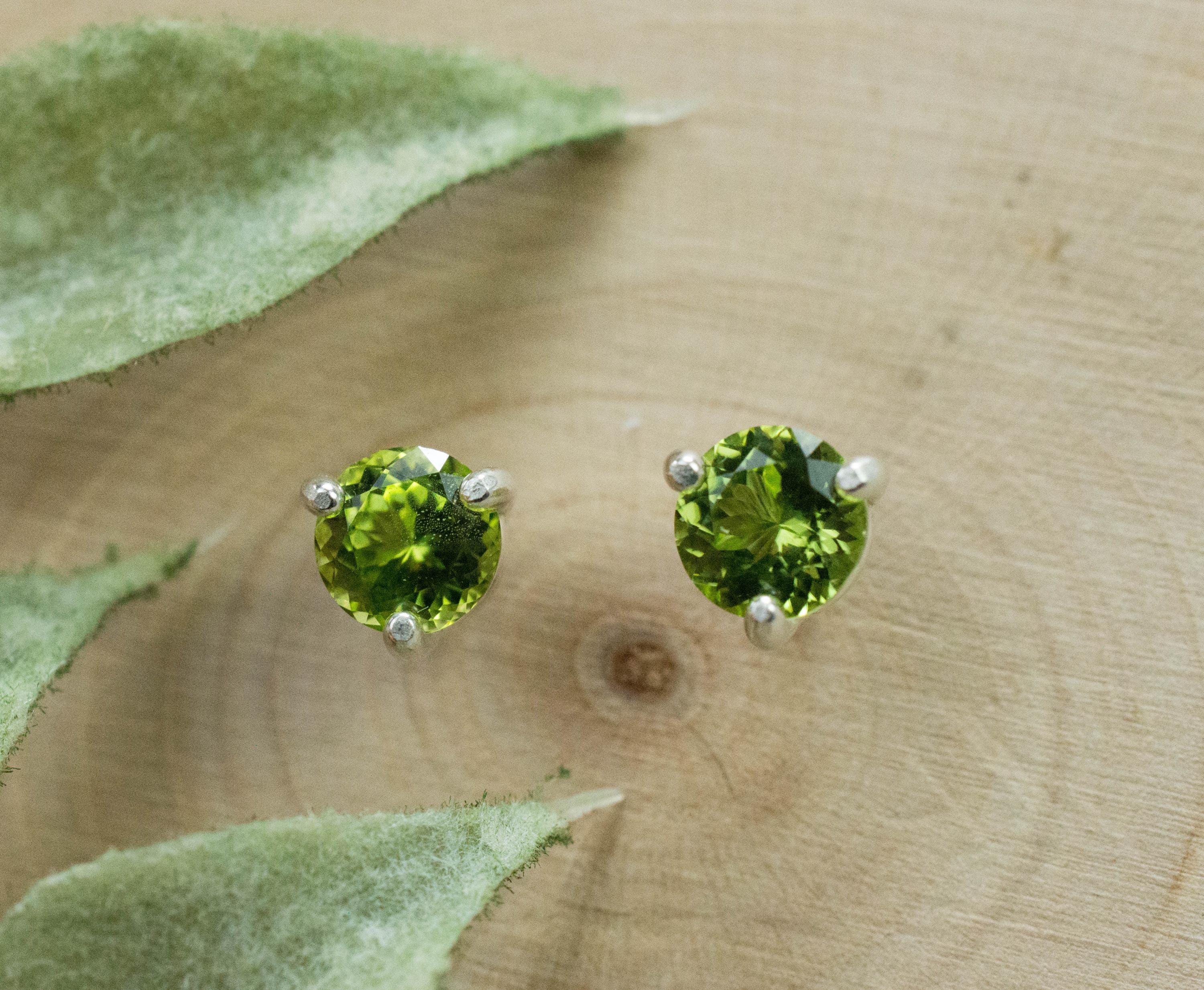 Peridot Earrings; Natural Untreated Pakistan Peridot; 1.020cts - Mark Oliver Gems