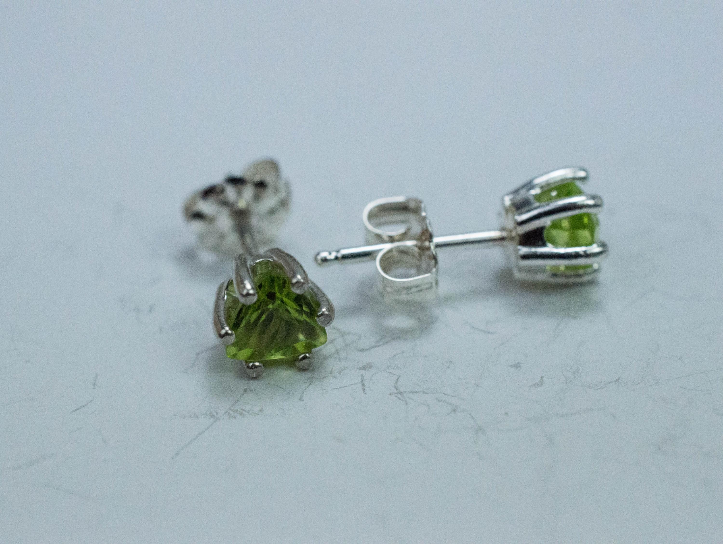 Peridot Earrings; Natural Untreated Pakistan Peridot; 1.060cts - Mark Oliver Gems