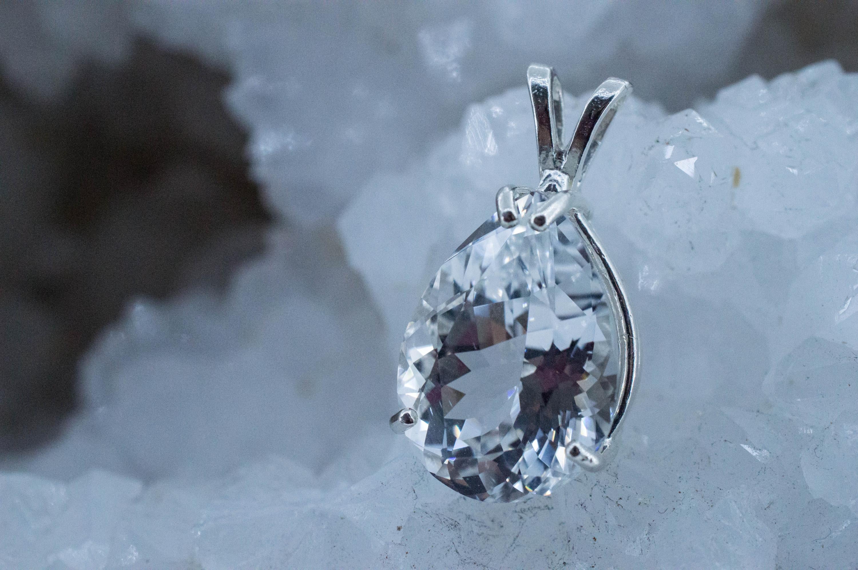 Topaz Pendant; Natural Untreated Colombia Topaz; 16.350cts - Mark Oliver Gems