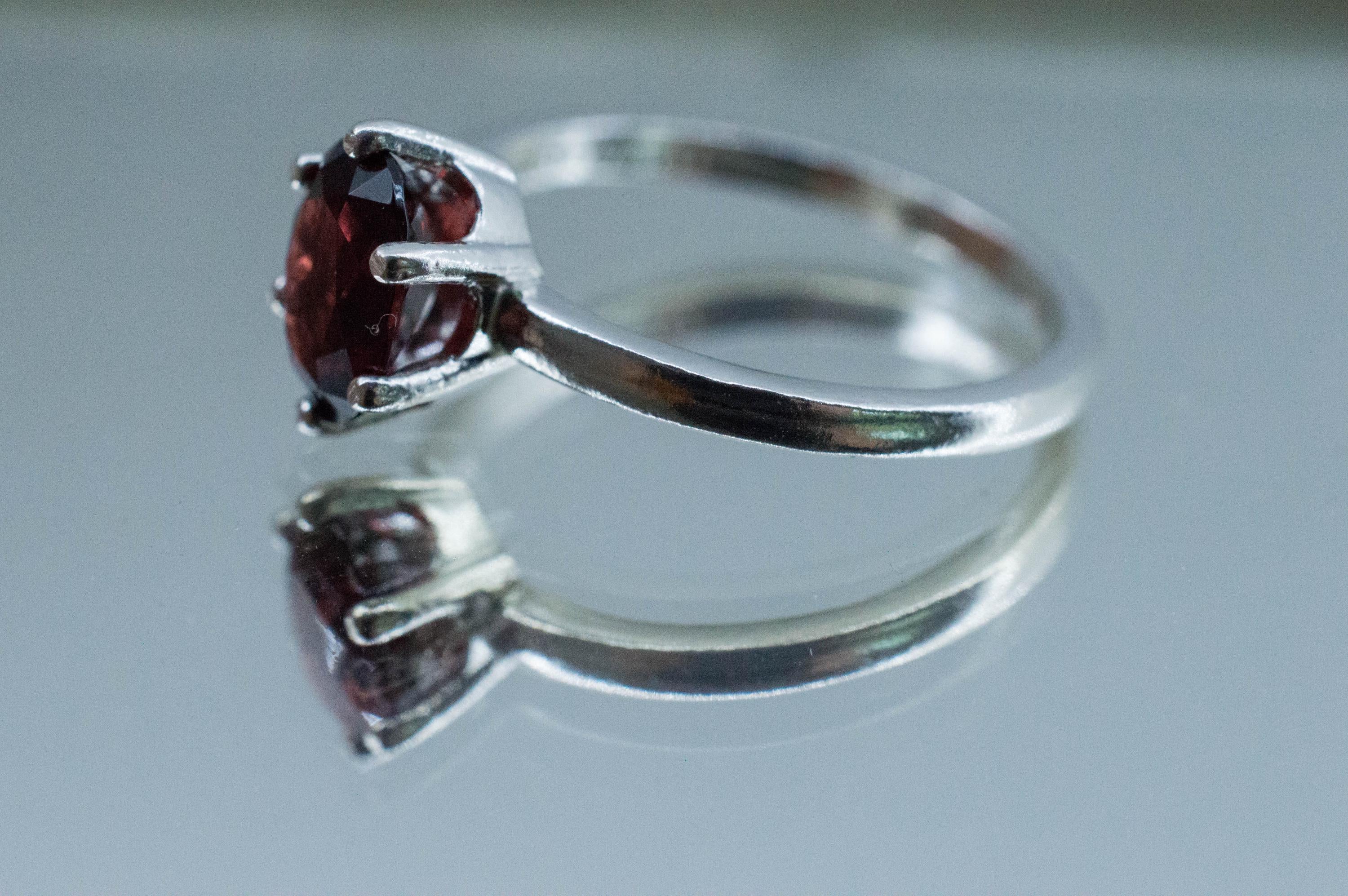 Pyrope Garnet Ring; Natural Untreated Madagascar Garnet; 1.500cts - Mark Oliver Gems