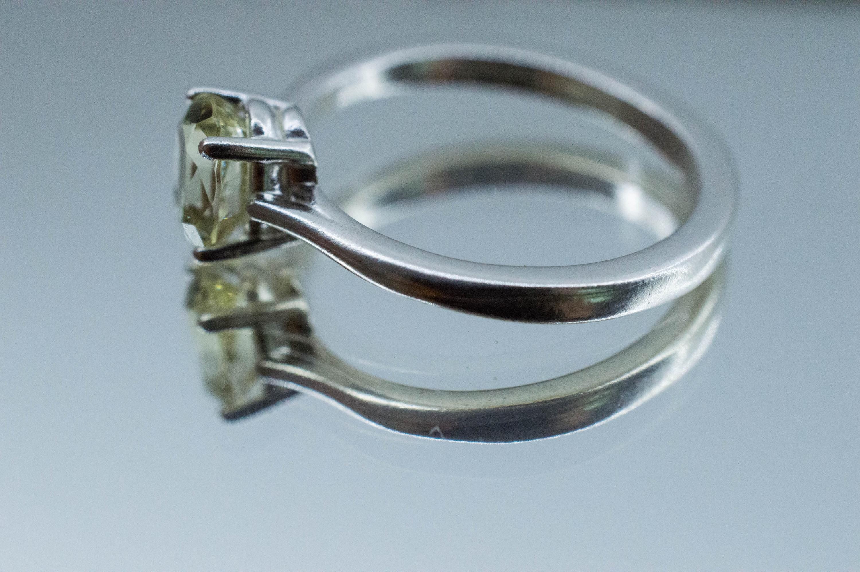 Heliodor Ring, Natural Untreated Ukraine Golden Beryl; 0.860cts - Mark Oliver Gems