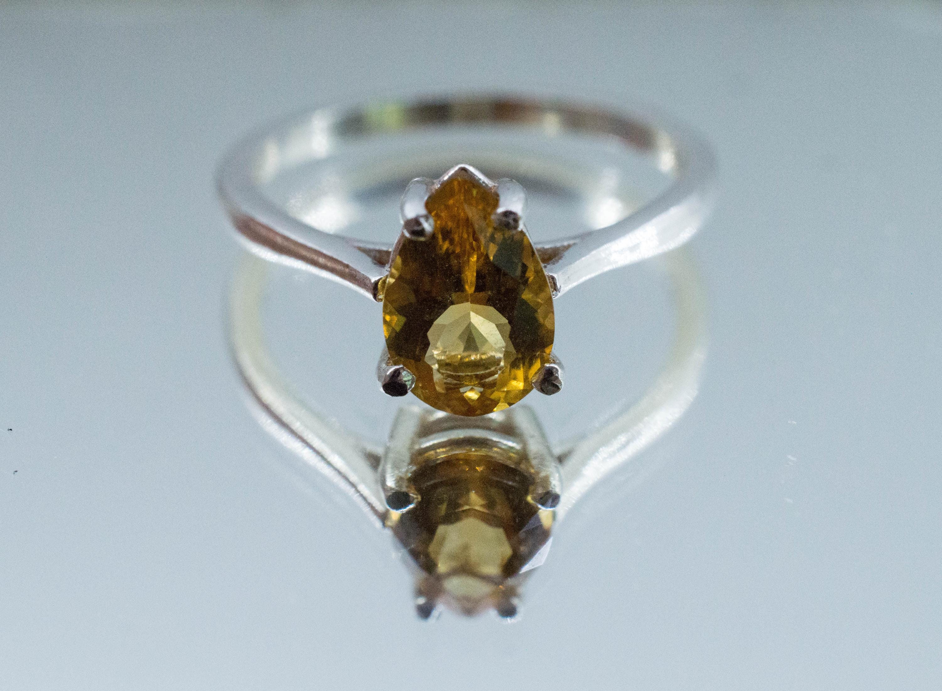 Heliodor Ring, Natural Untreated Madagascar Golden Beryl; 1.045cts - Mark Oliver Gems