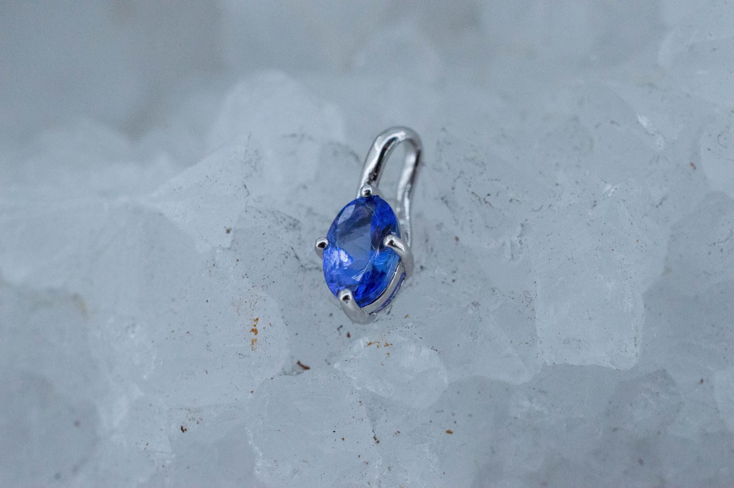 Tanzanite Pendant; Natural Tanzania Tanzanite; 0.505cts - Mark Oliver Gems
