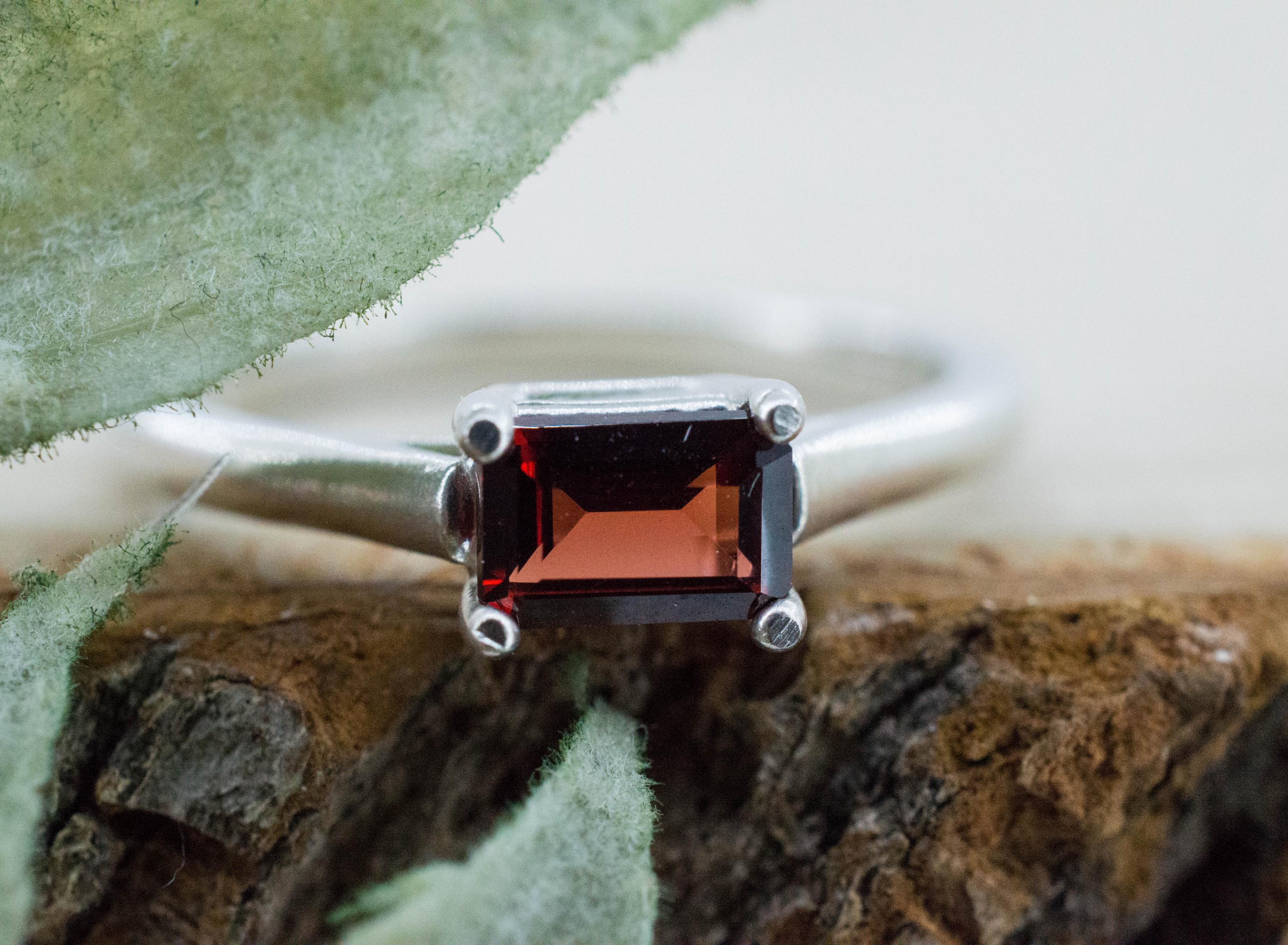 Pyrope Garnet Ring; Natural Untreated Madagascar Garnet; 0.700cts - Mark Oliver Gems