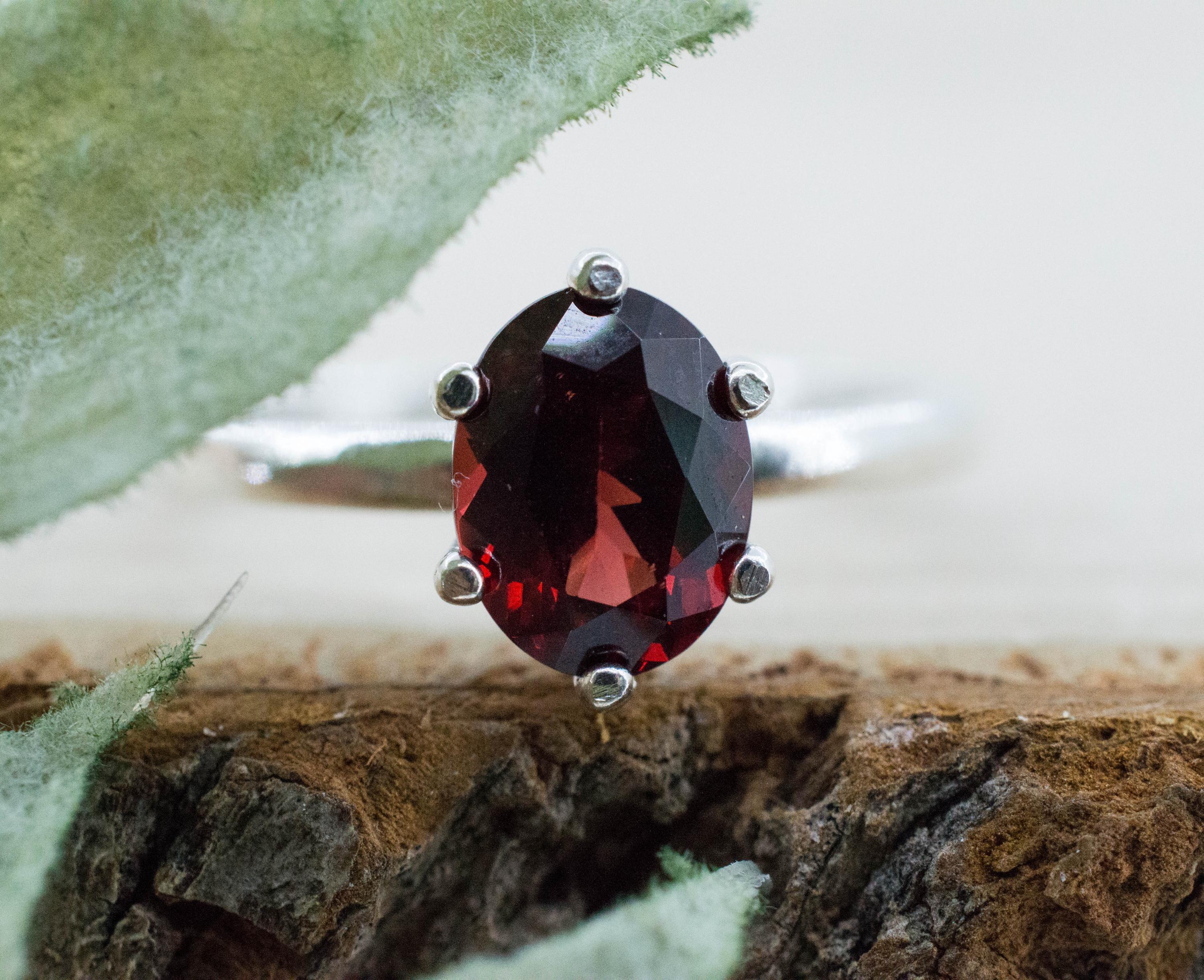 Pyrope Garnet Ring; Natural Untreated Madagascar Garnet; 1.500cts - Mark Oliver Gems
