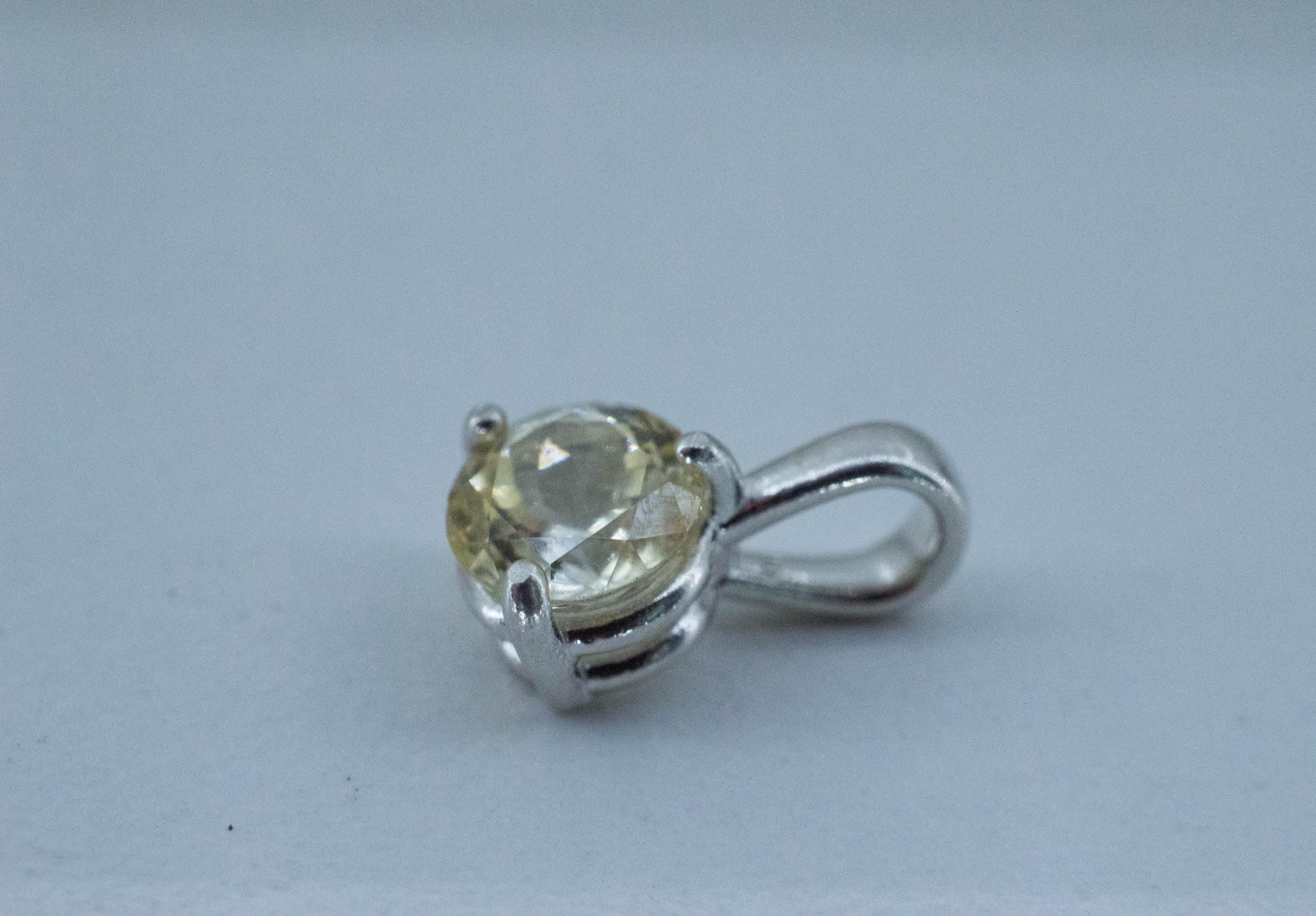 Yellow Sapphire Pendant; Natural Untreated Sri Lanka Sapphire; 1.500cts - Mark Oliver Gems