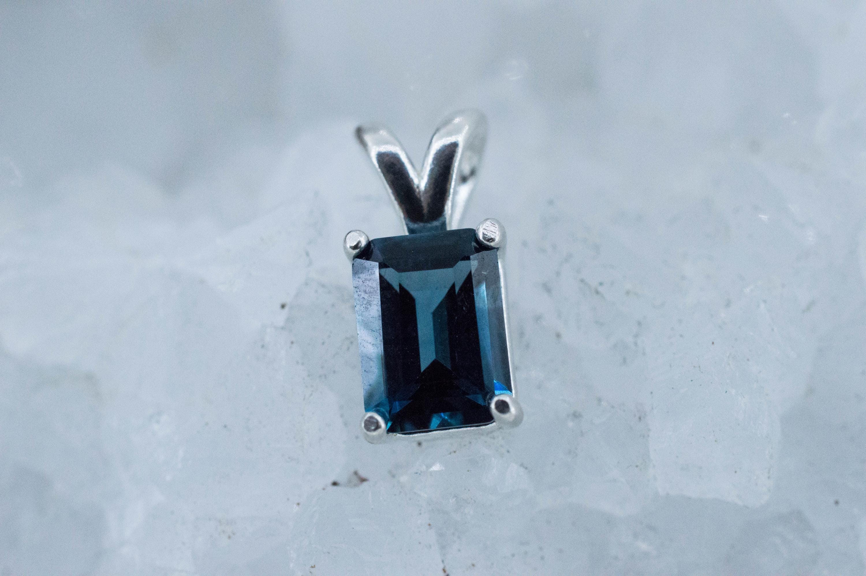 London Blue Topaz Pendant; Natural Brazil Topaz; 1.730cts - Mark Oliver Gems