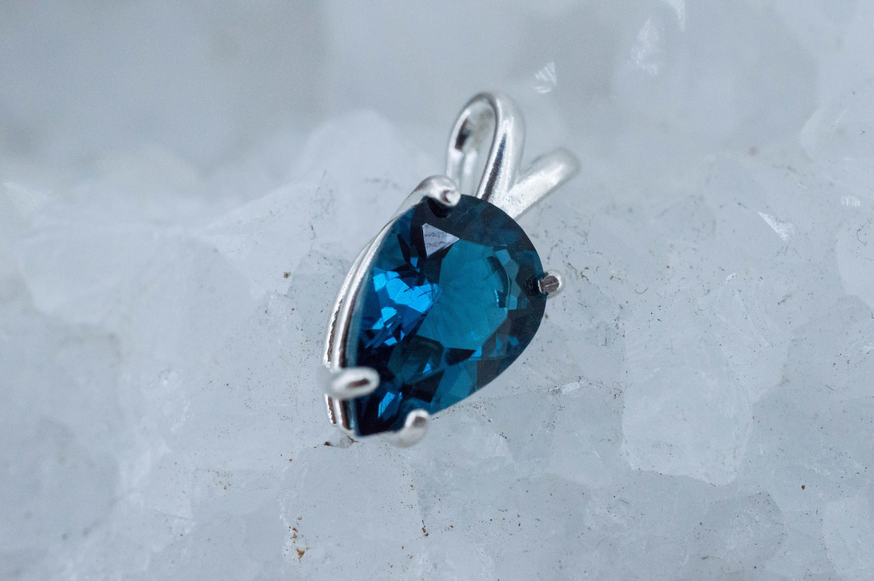London Blue Topaz Pendant; Natural Brazil Topaz; 3.155cts - Mark Oliver Gems