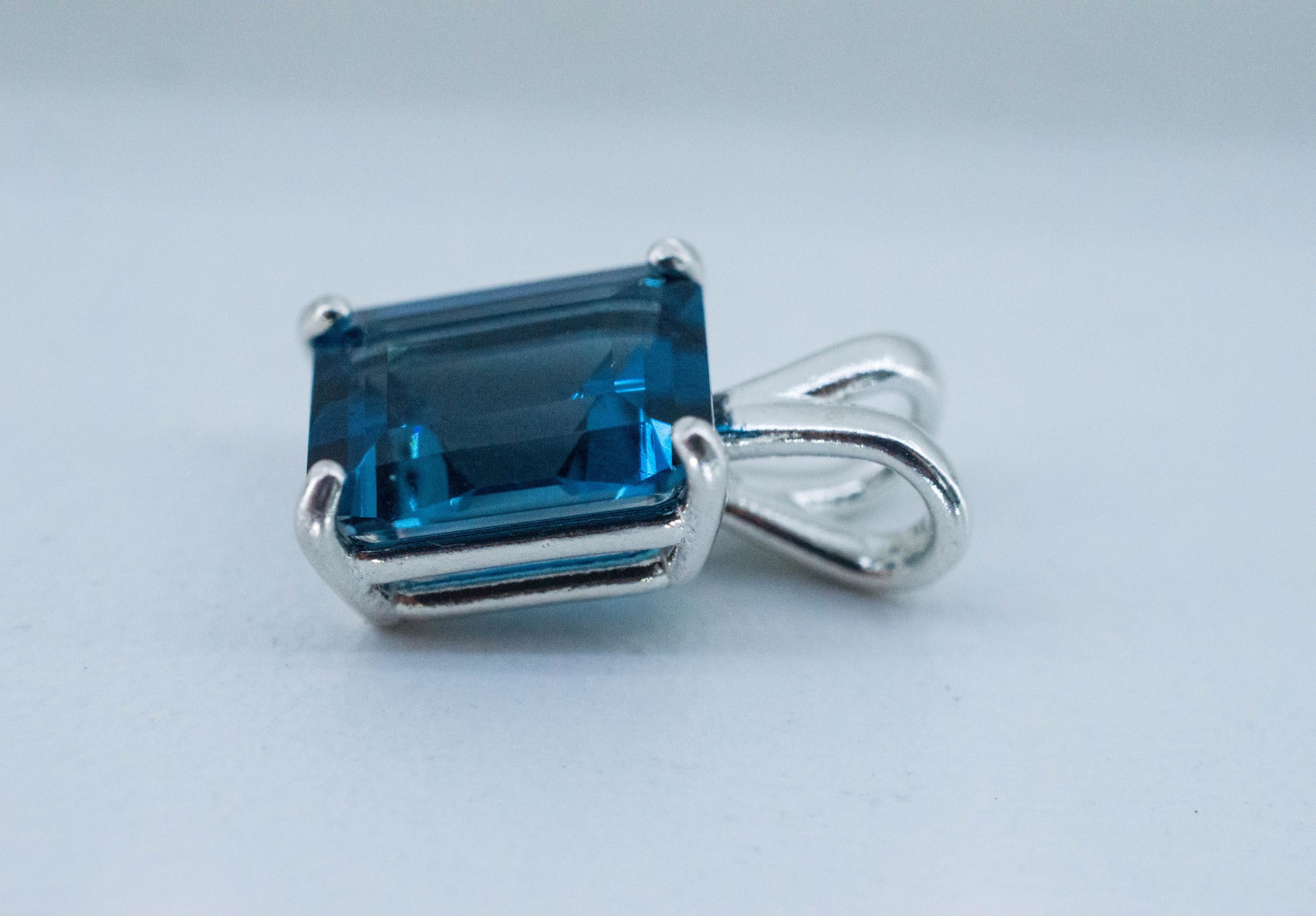 London Blue Topaz Pendant; Natural Brazil Topaz; 3.325cts - Mark Oliver Gems