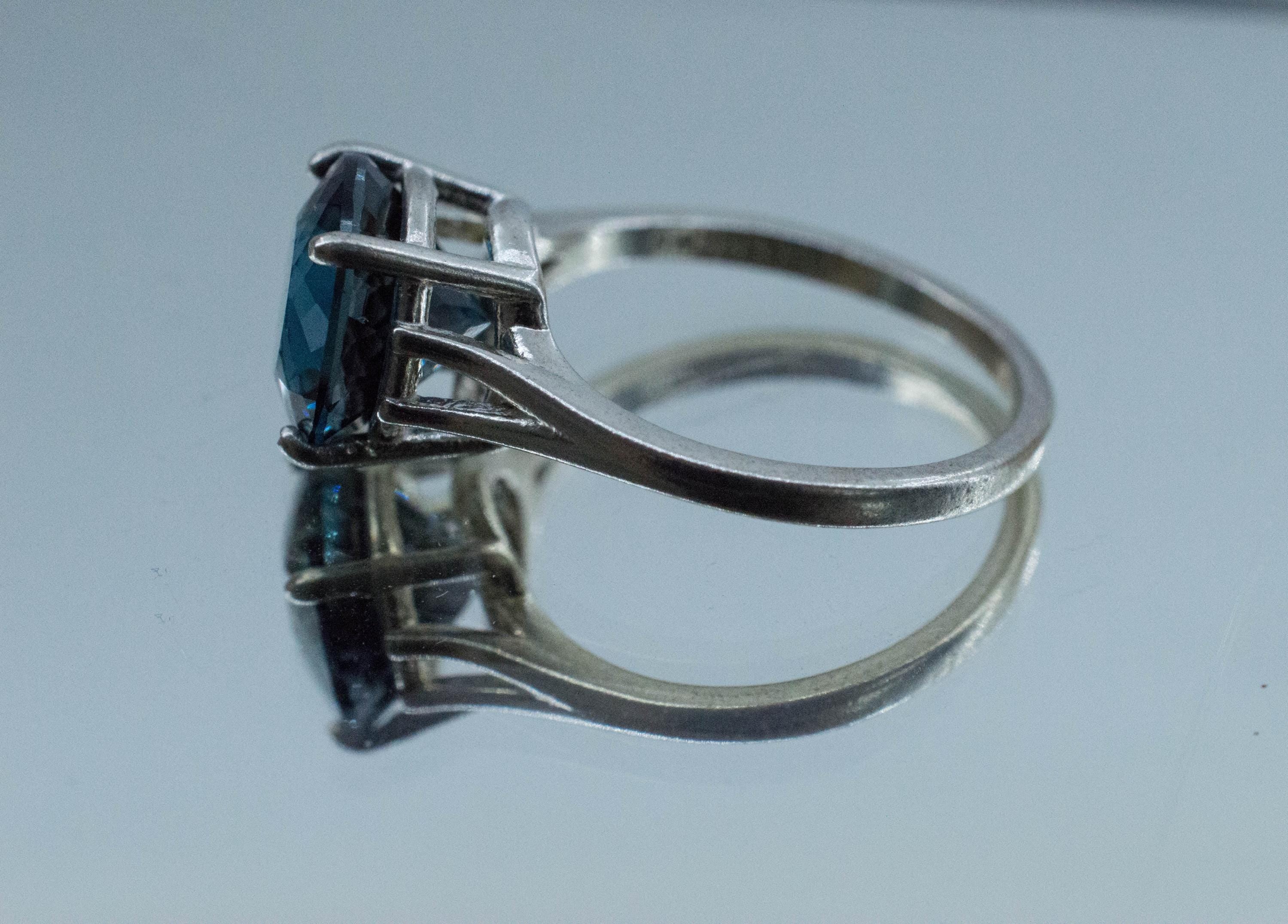 London Blue Topaz Ring, Natural Brazil Topaz; 4.470cts - Mark Oliver Gems