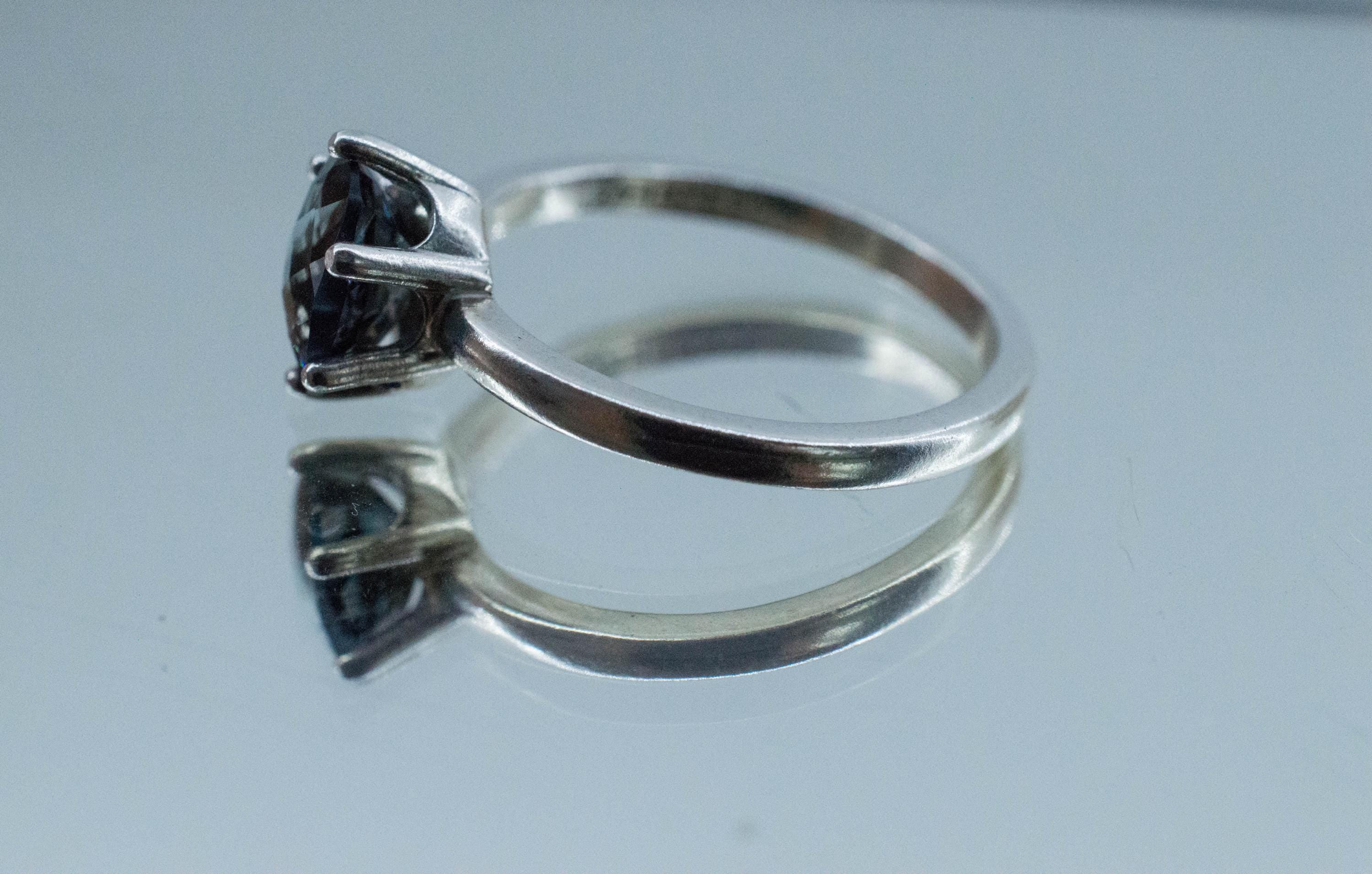 London Blue Topaz Ring, Natural Brazil Topaz; 1.590cts - Mark Oliver Gems