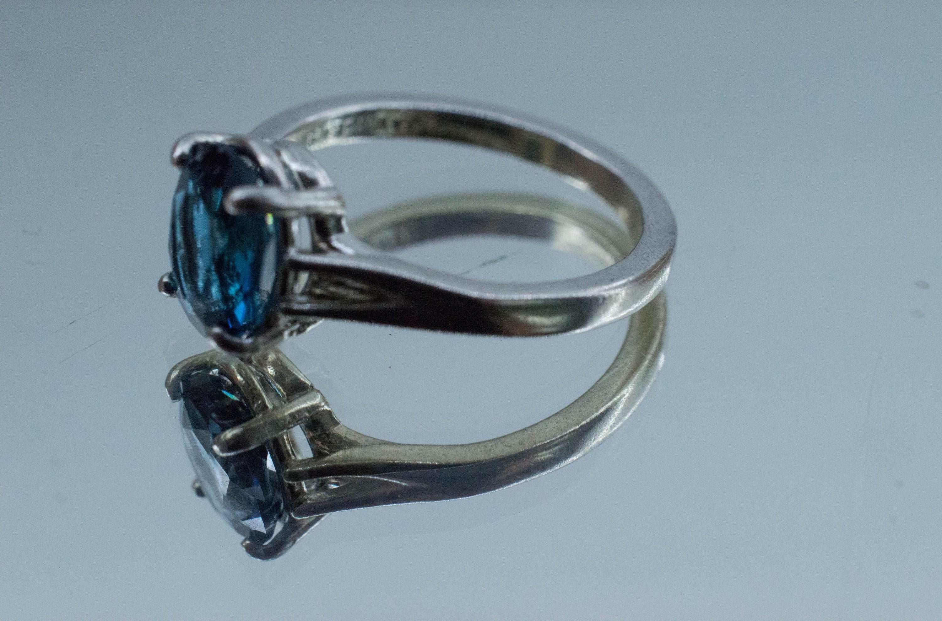 London Blue Topaz Ring, Natural Brazil Topaz; 2.170cts - Mark Oliver Gems