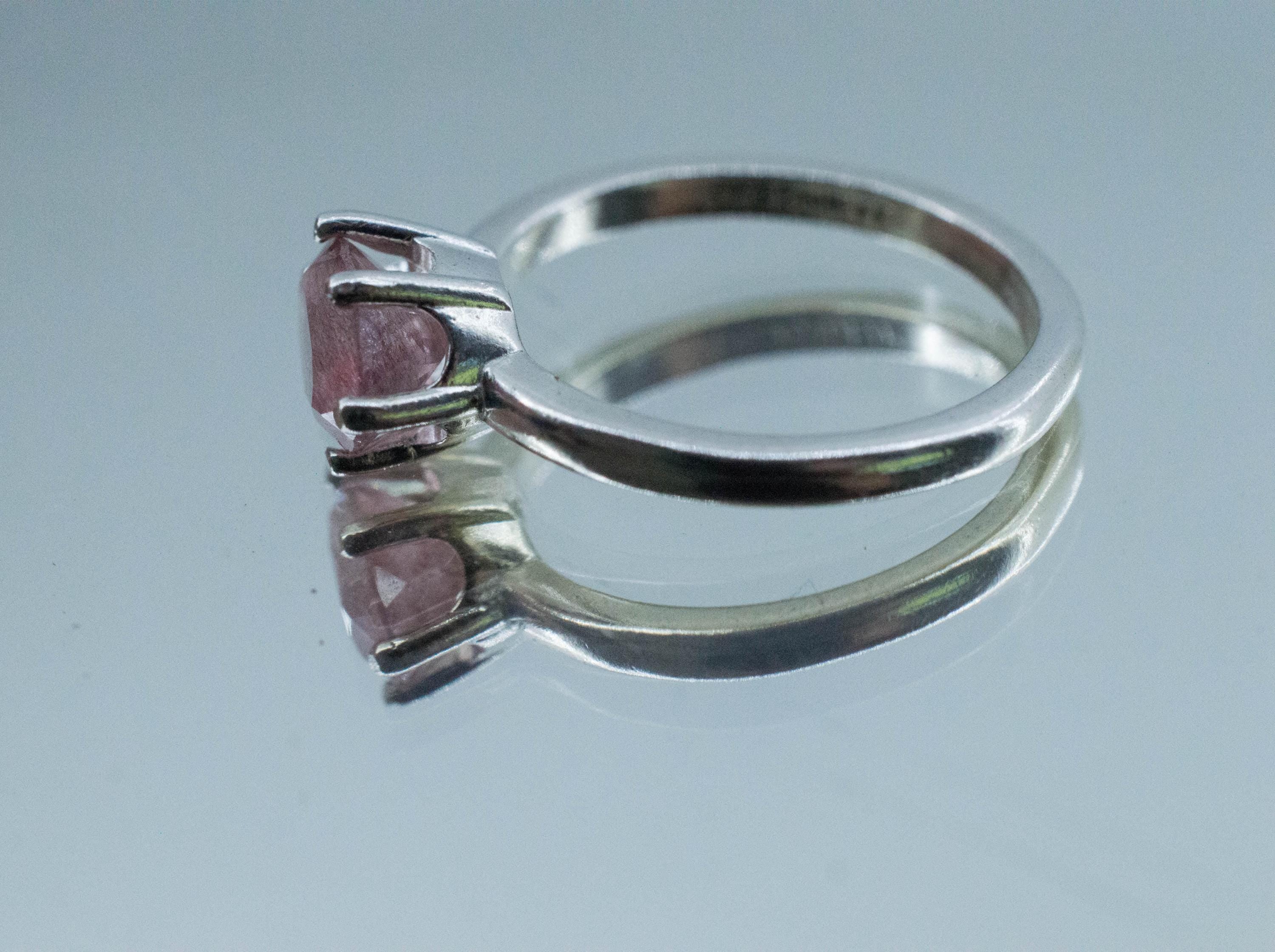 Strawberry Quartz Ring; Natural Untreated Mexico Quartz; 1.075cts - Mark Oliver Gems