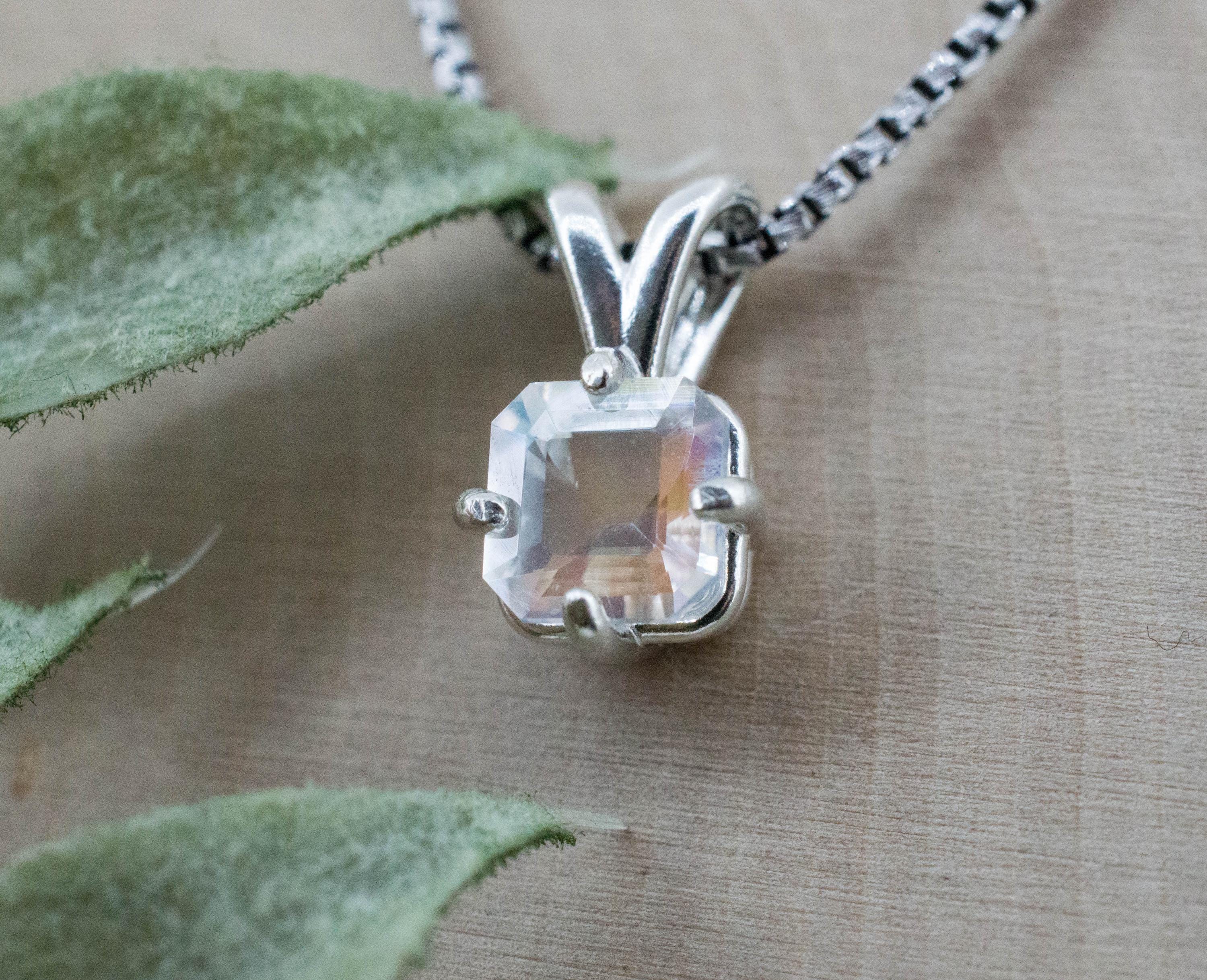 Rainbow Moonstone Pendant, Natural Untreated Madagascar Moonstone; 1.030cts