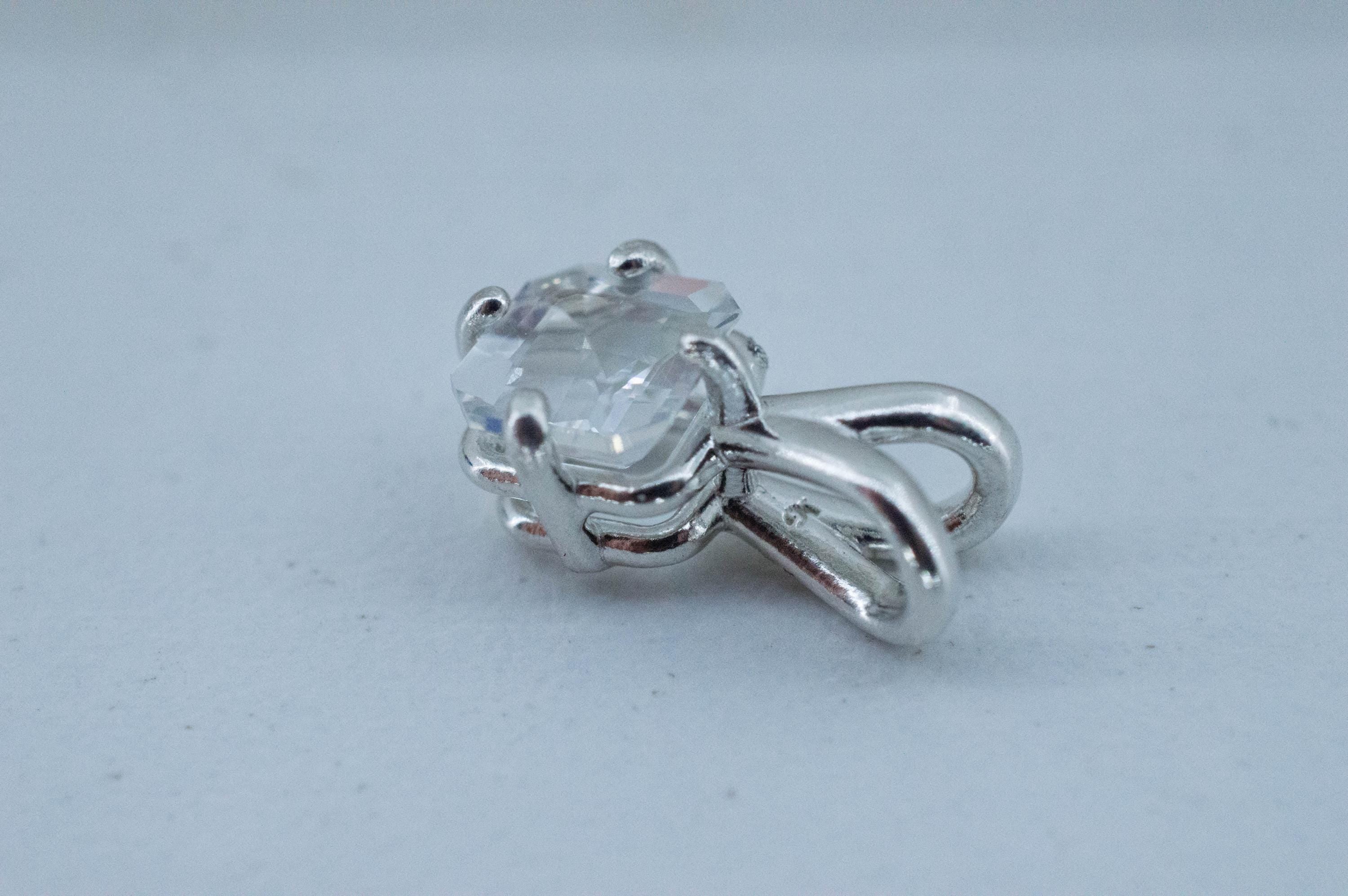 Rainbow Moonstone Pendant, Natural Untreated Madagascar Moonstone; 1.030cts