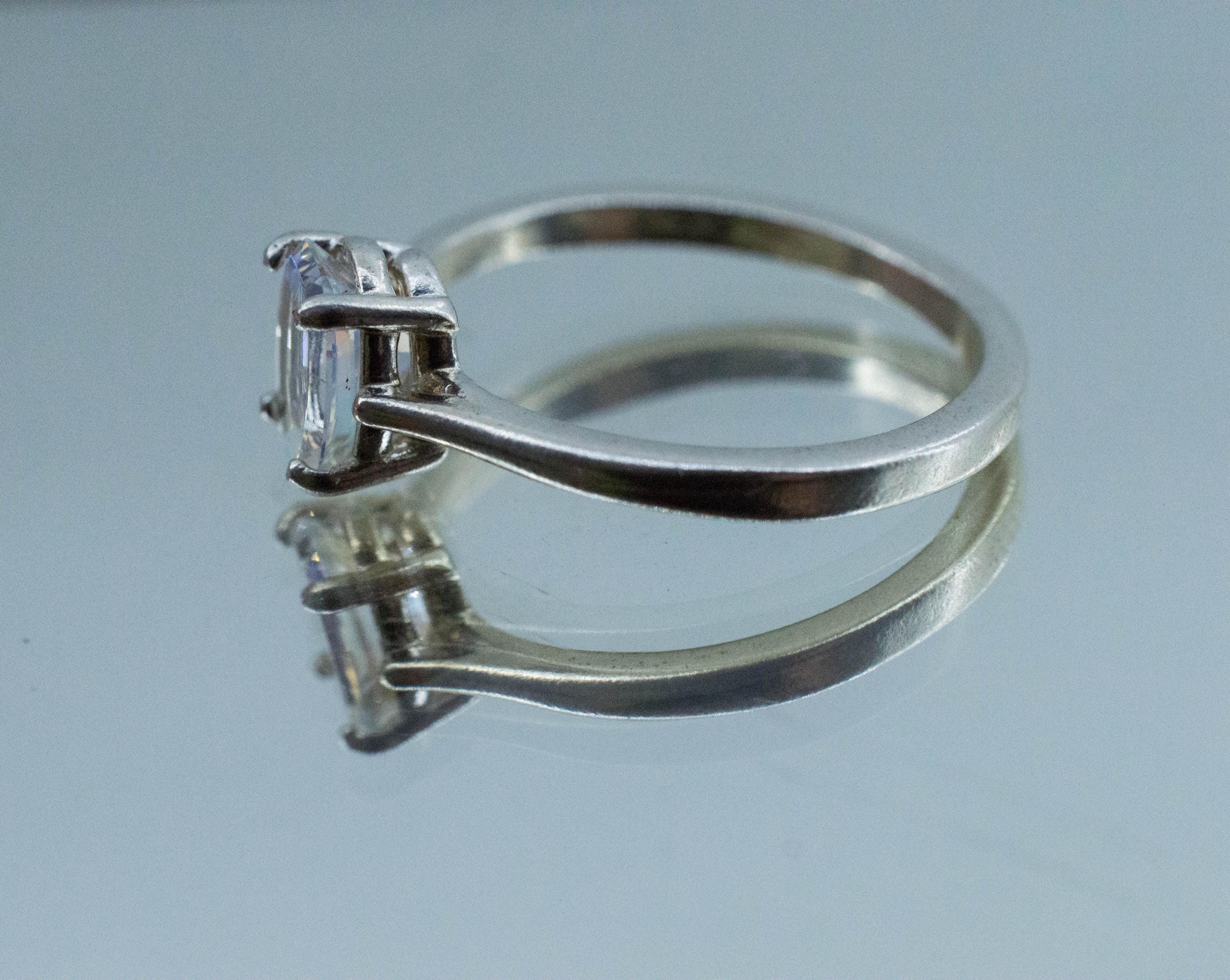 Rainbow Moonstone Ring, Natural Untreated Madagascar Moonstone; 0.820cts