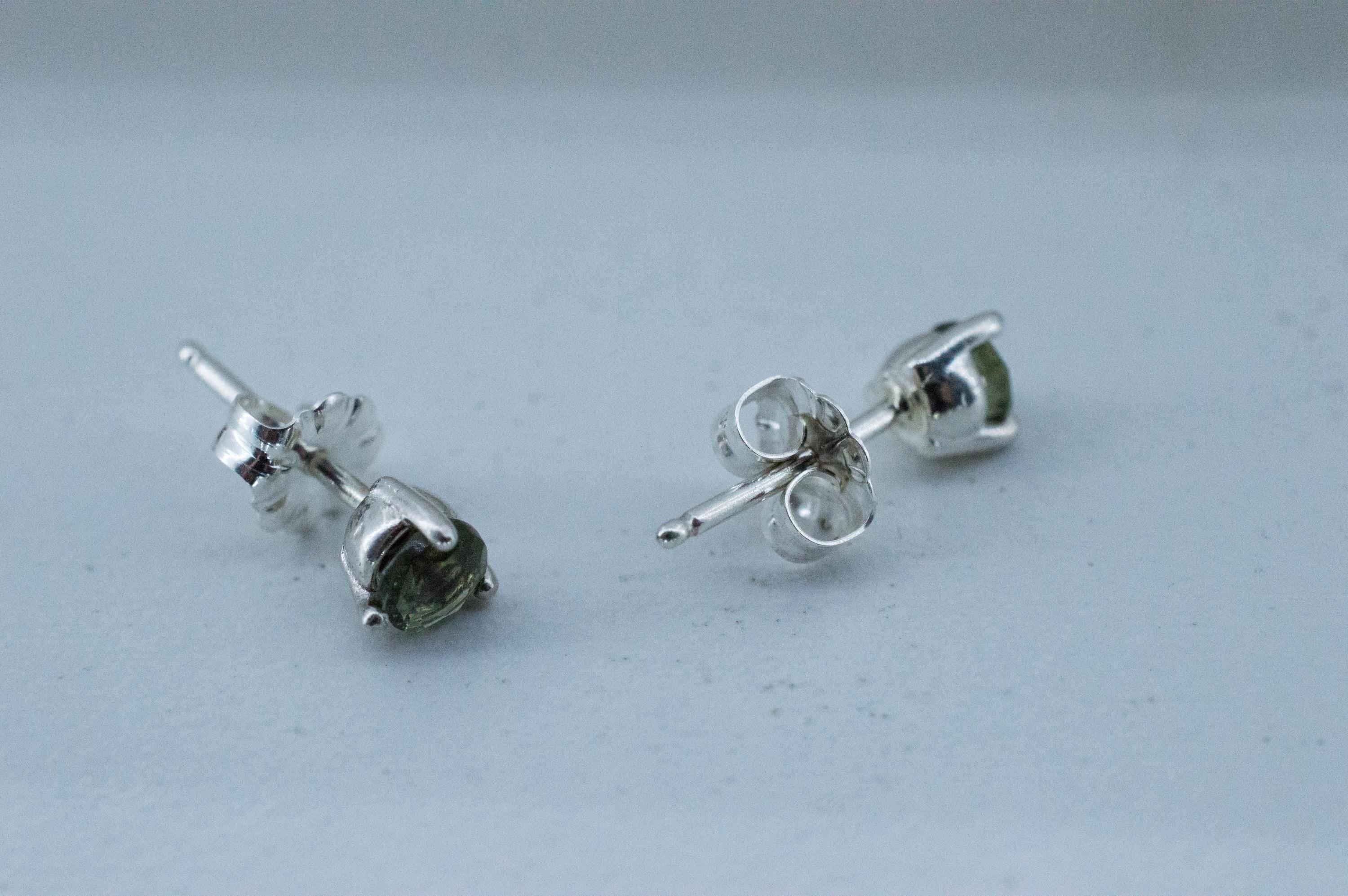 Moldavite Earrings; Natural Untreated Czech Republic Moldavite; 0.390cts