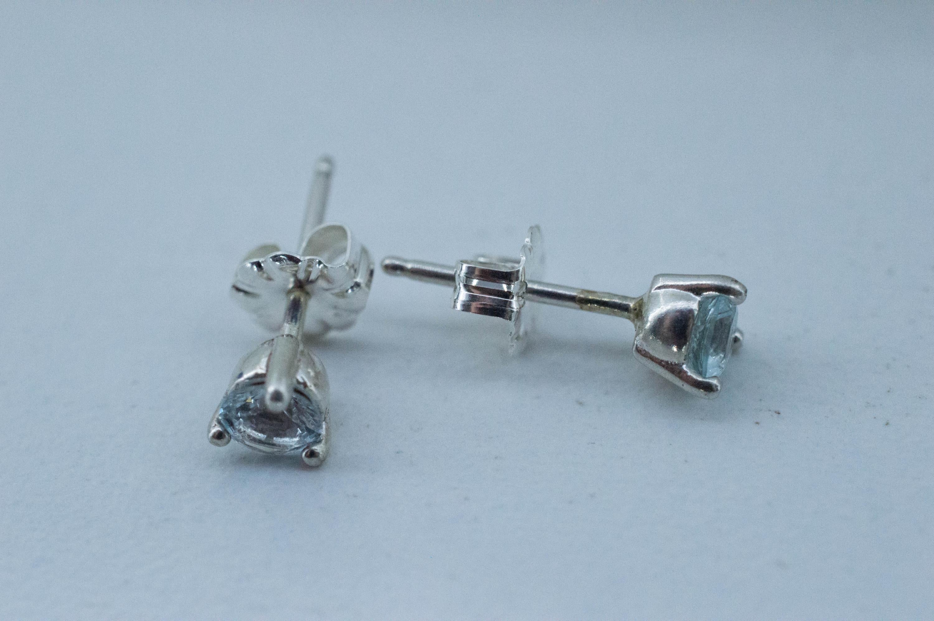 Aquamarine Earrings; Natural Untreated Brazil Aquamarine; 0.405cts - Mark Oliver Gems