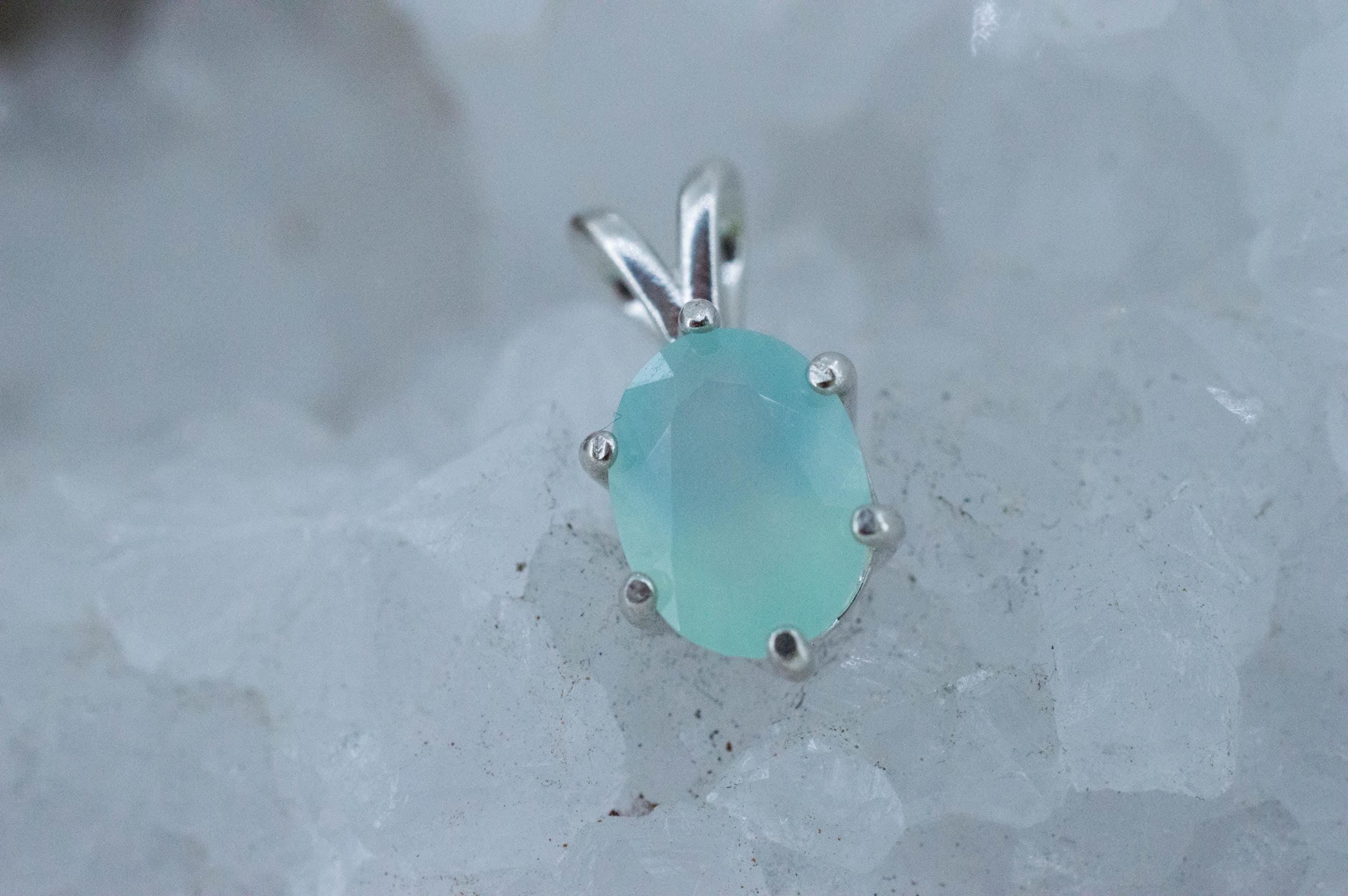 Chrysoprase Pendant; Natural Untreated Australia Chrysoprase; 1.780cts - Mark Oliver Gems