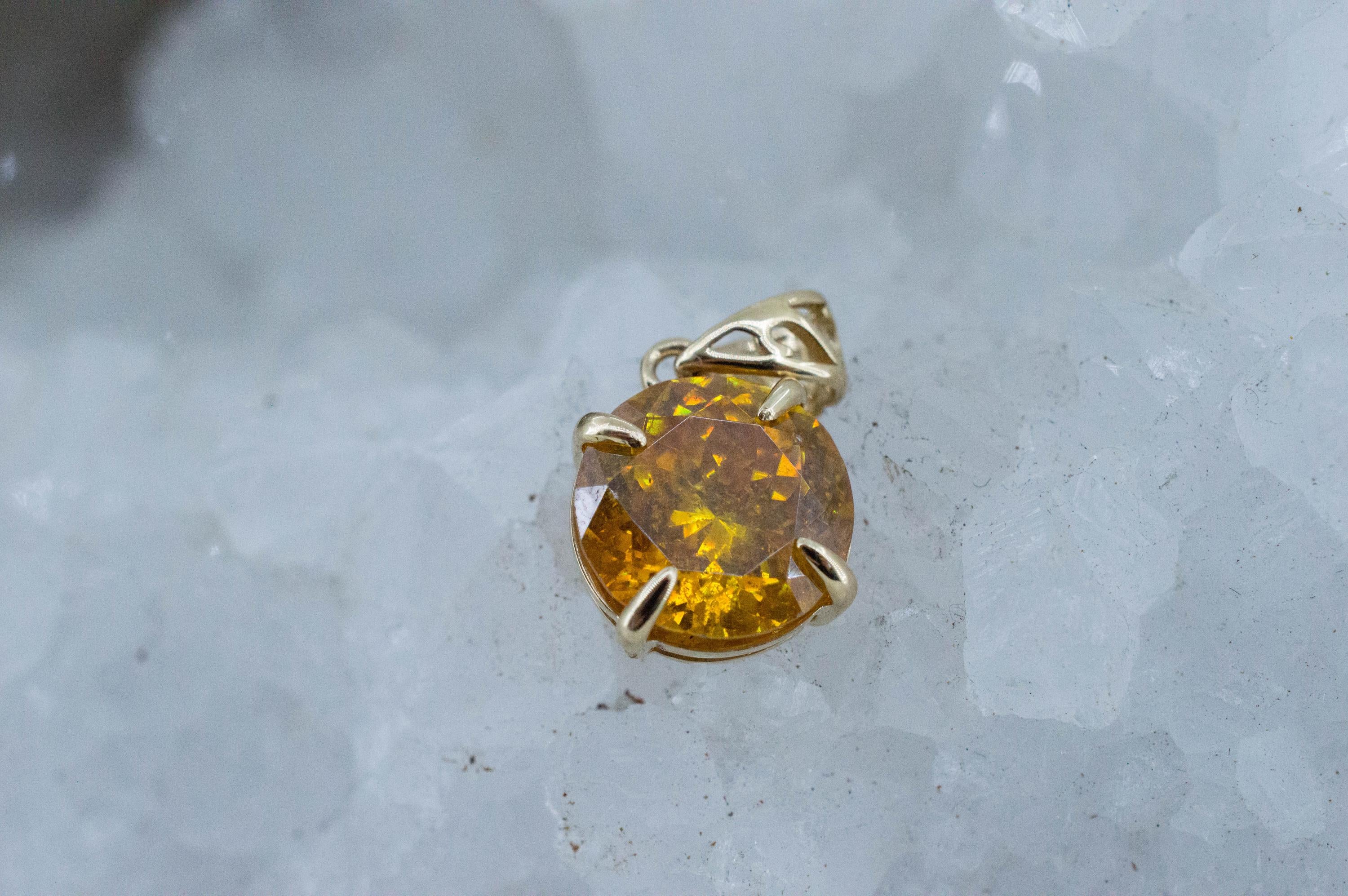 Sphalerite Pendant; Natural Untreated Spanish Sphalerite; 4.000cts