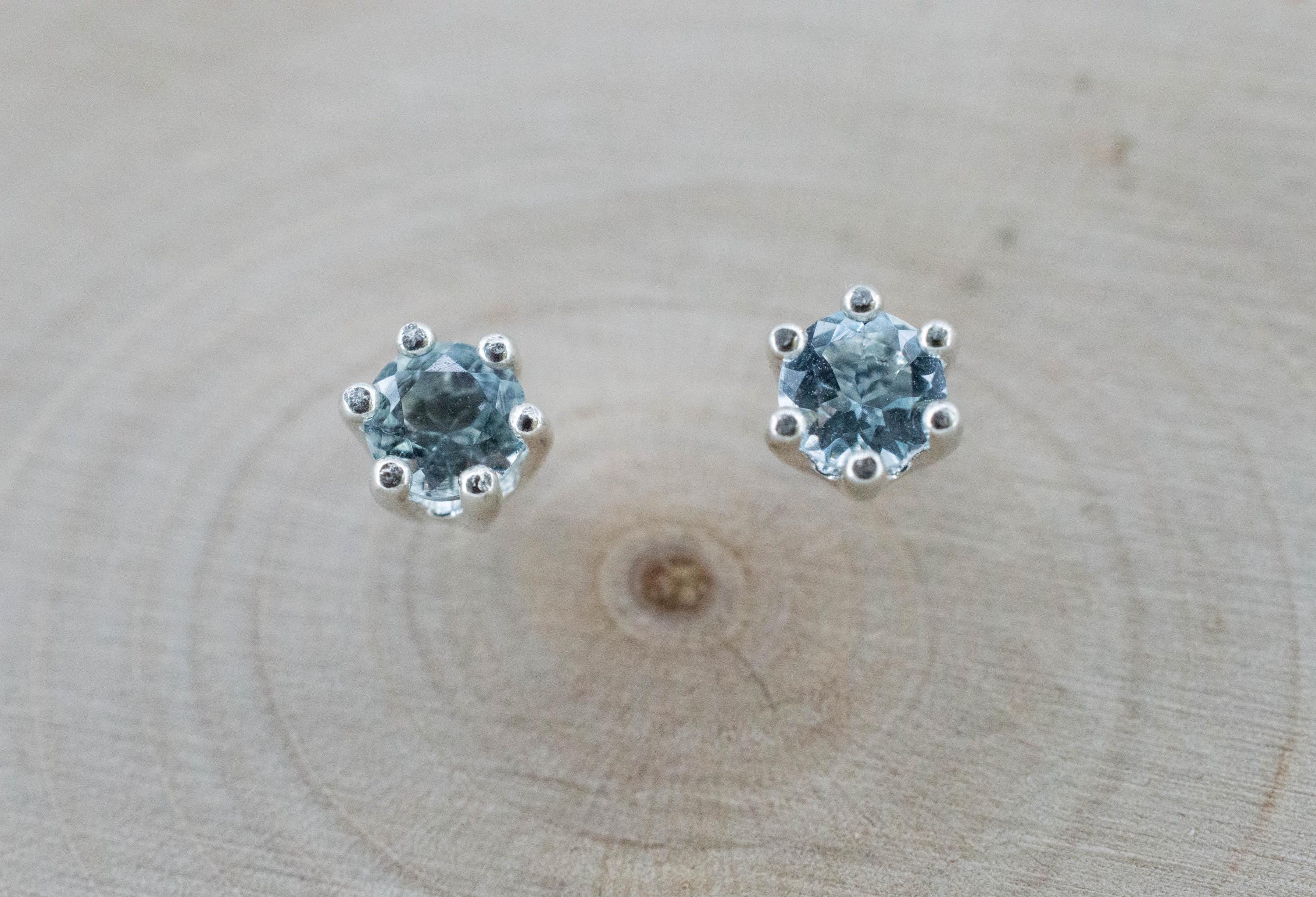 Aquamarine Earrings; Natural Untreated Brazil Aquamarine; 0.410cts