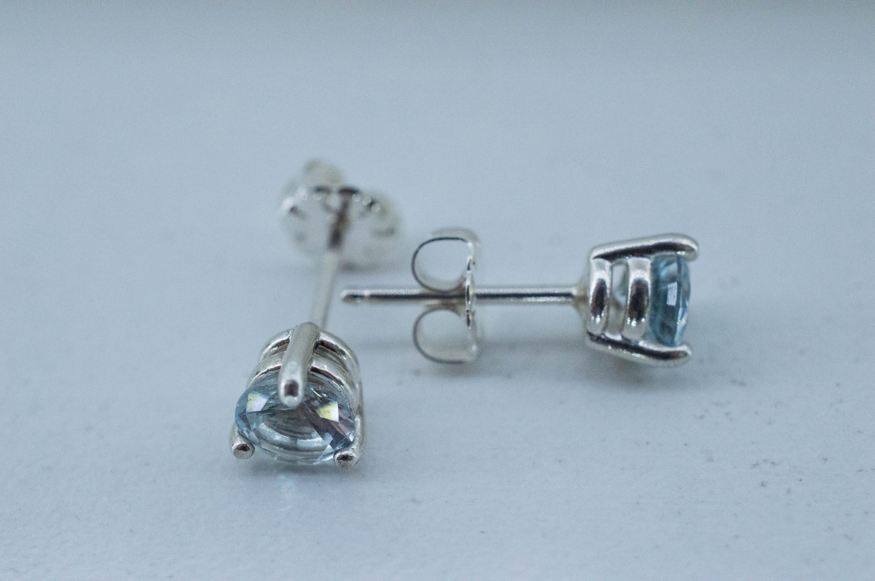 Aquamarine Earrings; Natural Untreated Brazil Aquamarine; 0.830cts