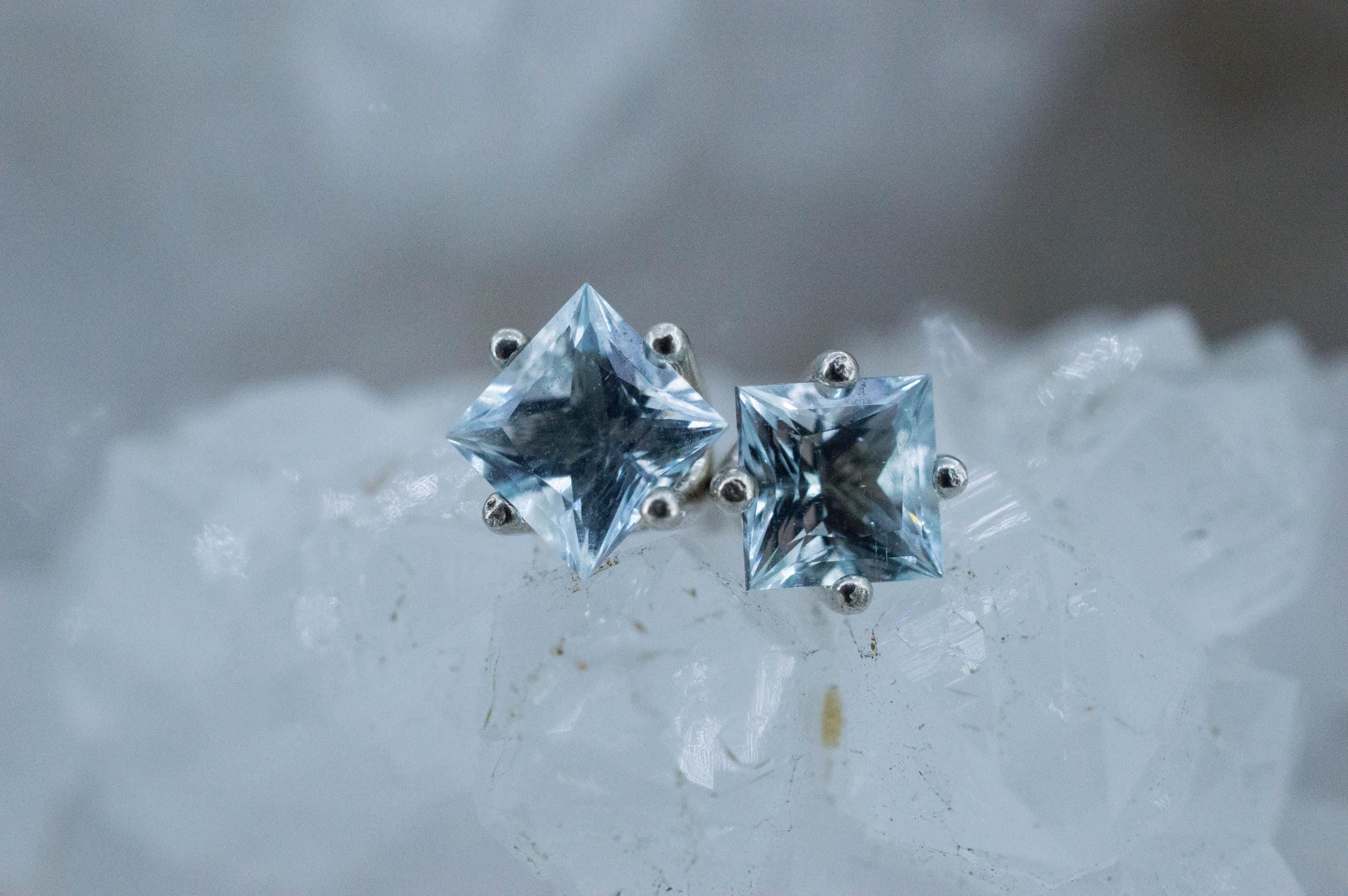 Aquamarine Earrings; Natural Untreated Madagascar Aquamarine; 0.890cts