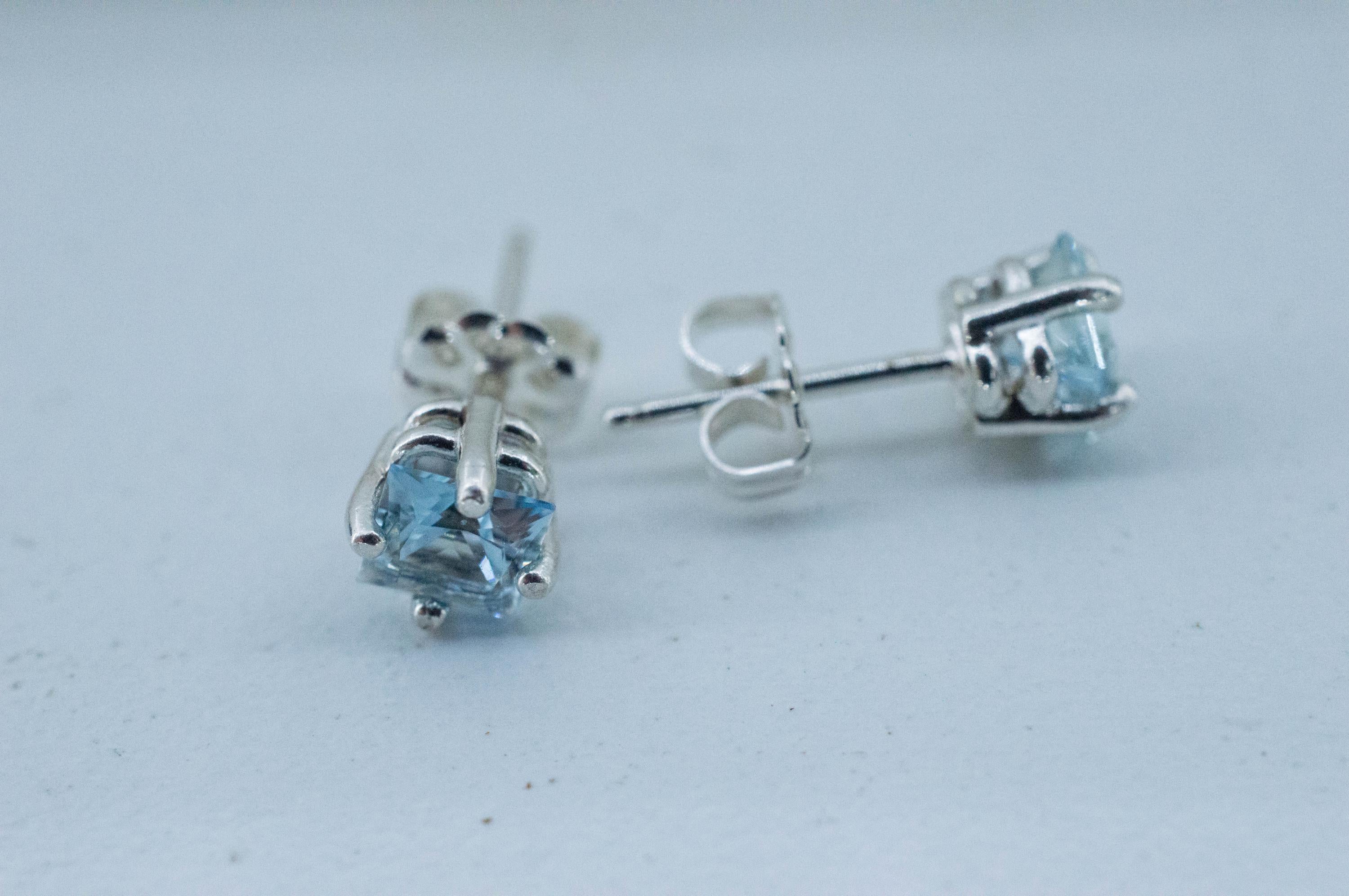 Aquamarine Earrings; Natural Untreated Nigeria Aquamarine; 0.900cts