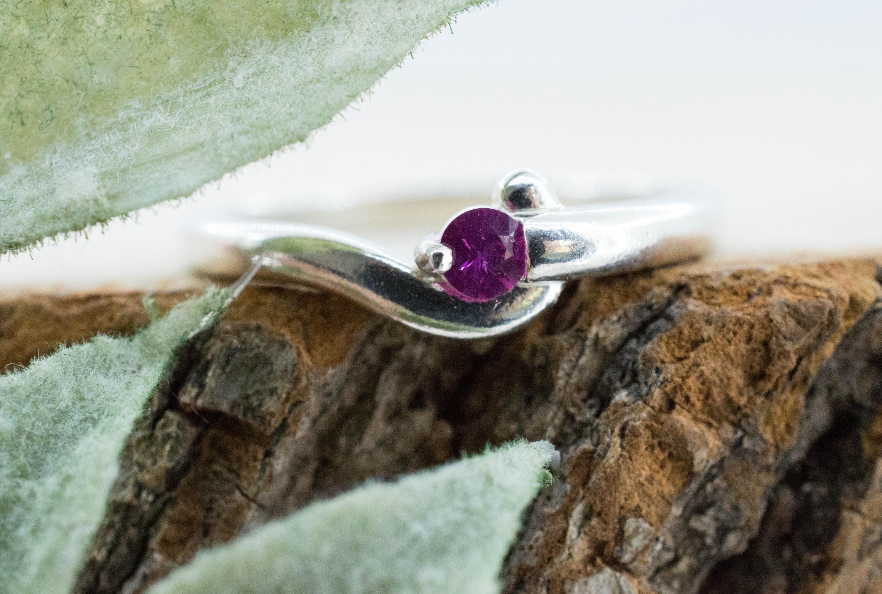 Ruby Ring; Natural Untreated Mozambique Ruby; 0.115cts