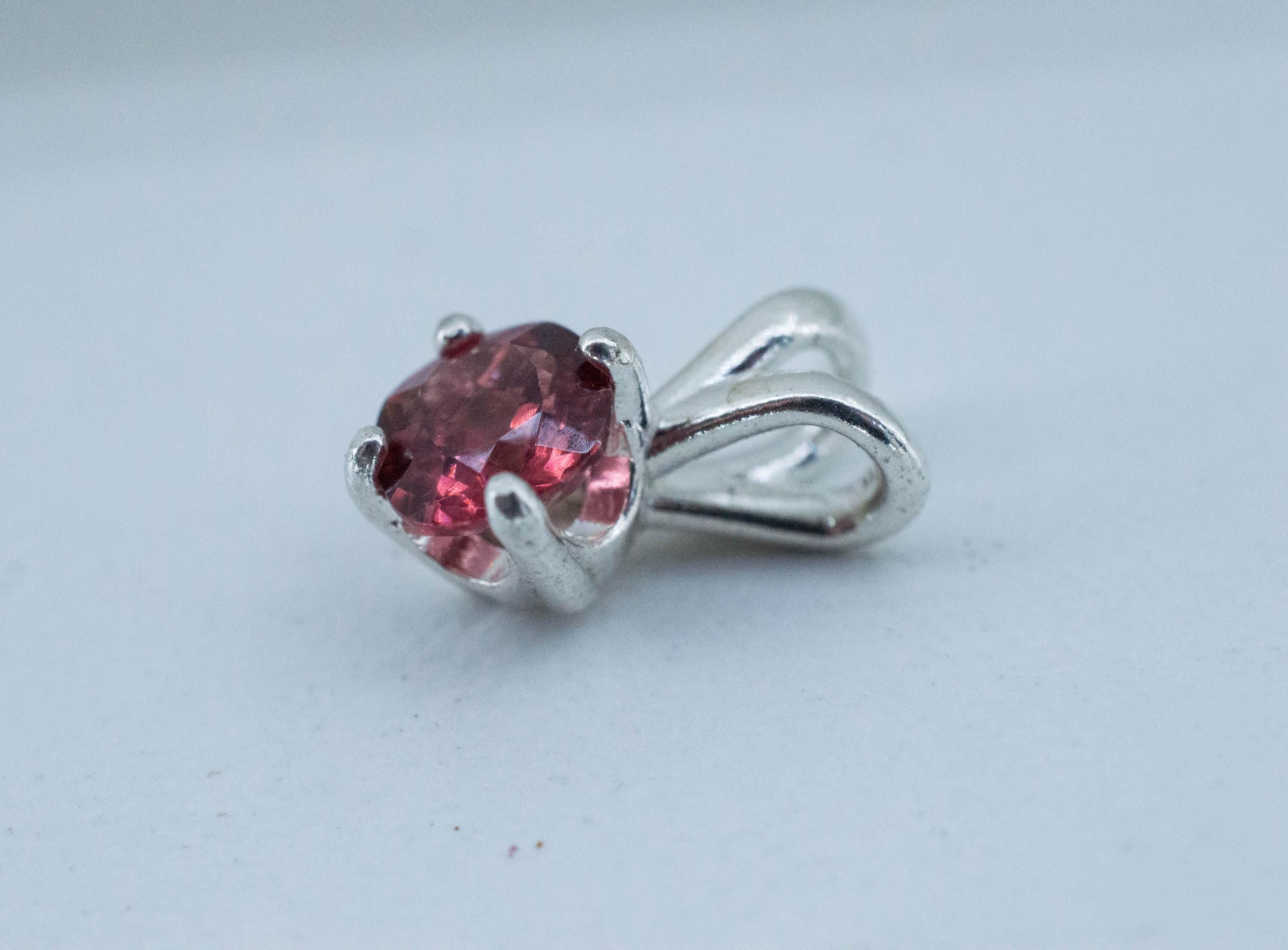 Rhodolite Garnet Pendant; Natural Untreated North Carolina Garnet; 1.010cts - Mark Oliver Gems