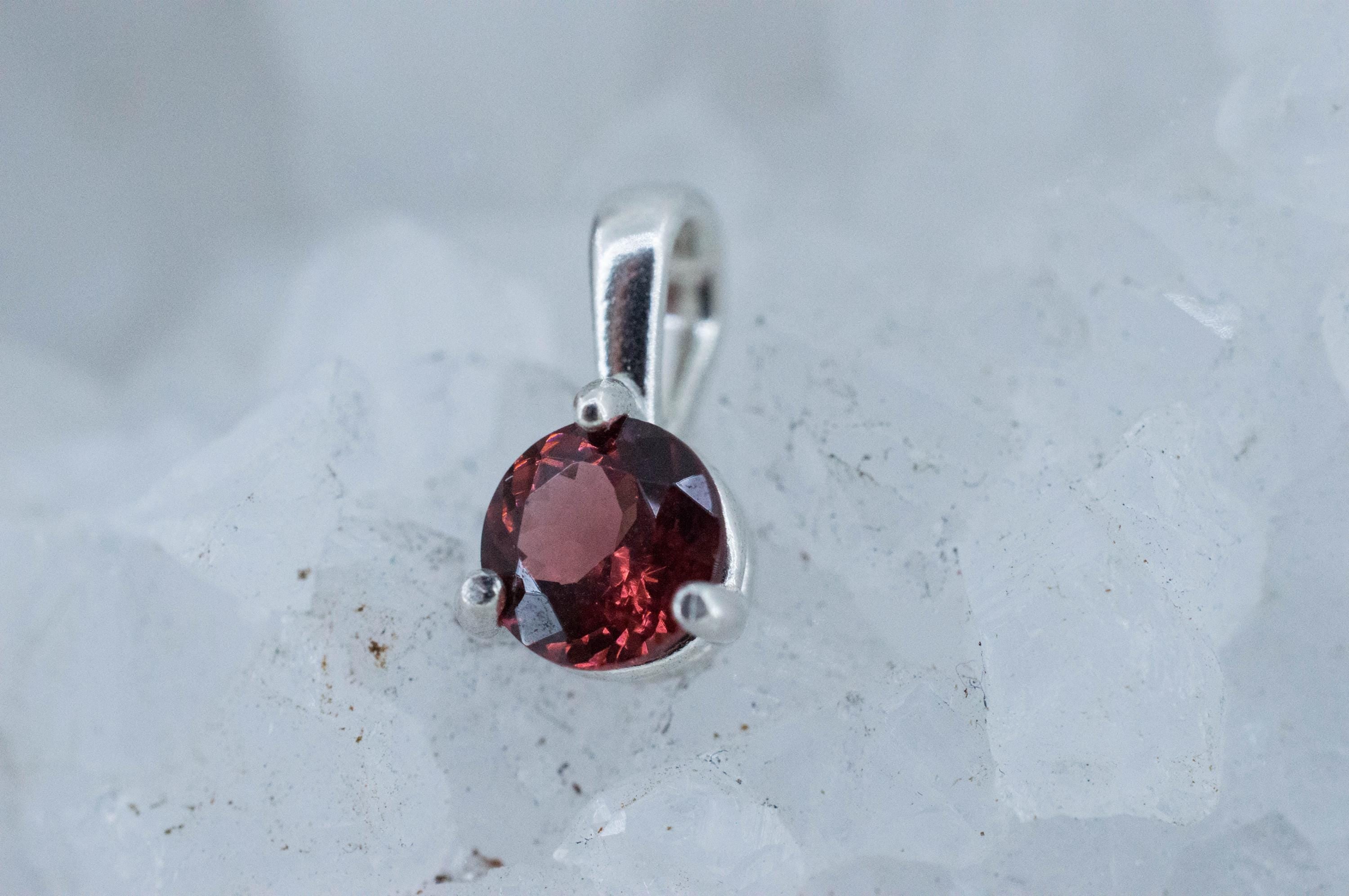 Rhodolite Garnet Pendant; Natural Untreated North Carolina Garnet; 0.915cts - Mark Oliver Gems