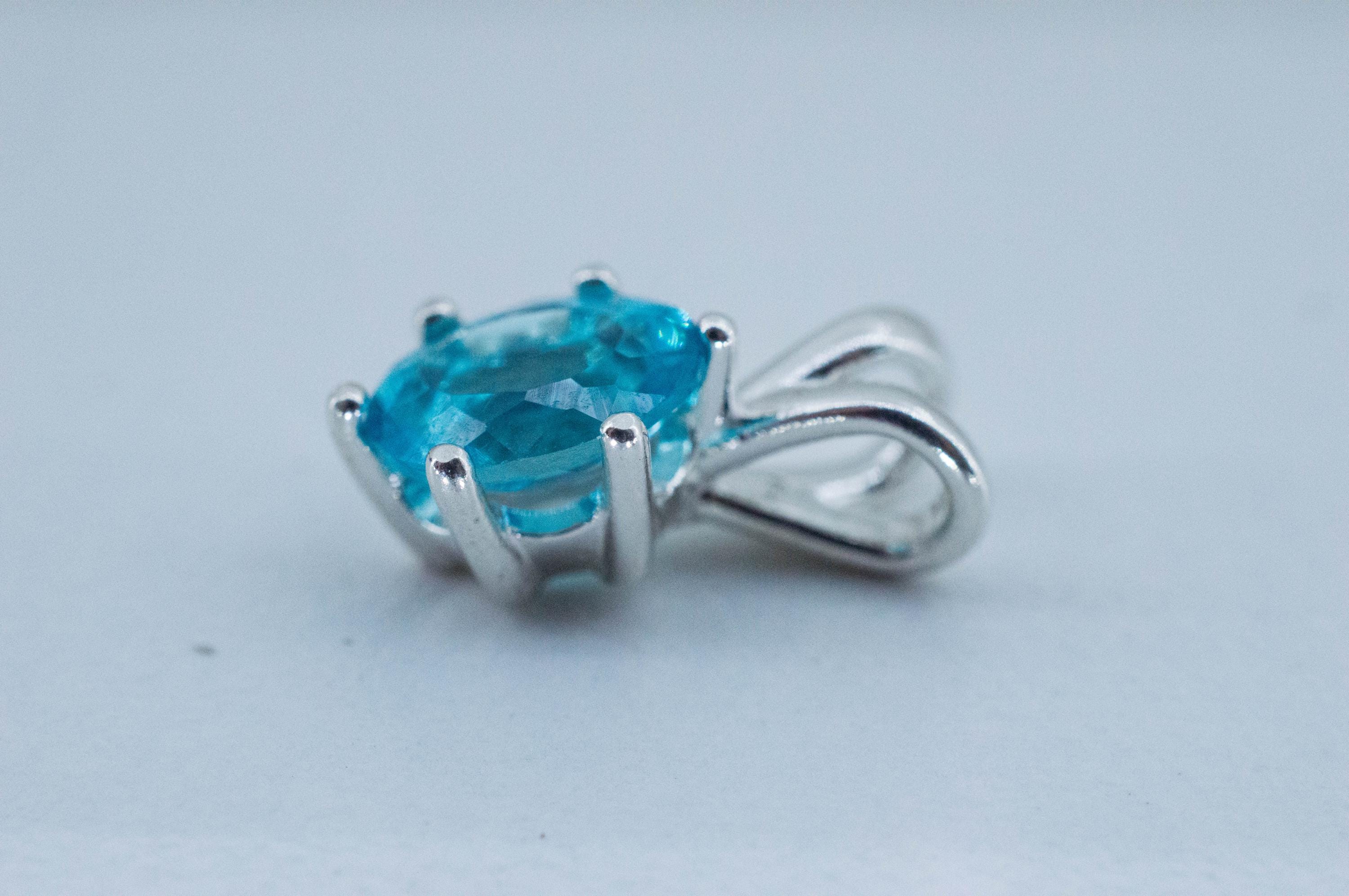 Blue Apatite Pendant; Natural Untreated Brazil Apatite; 1.385cts