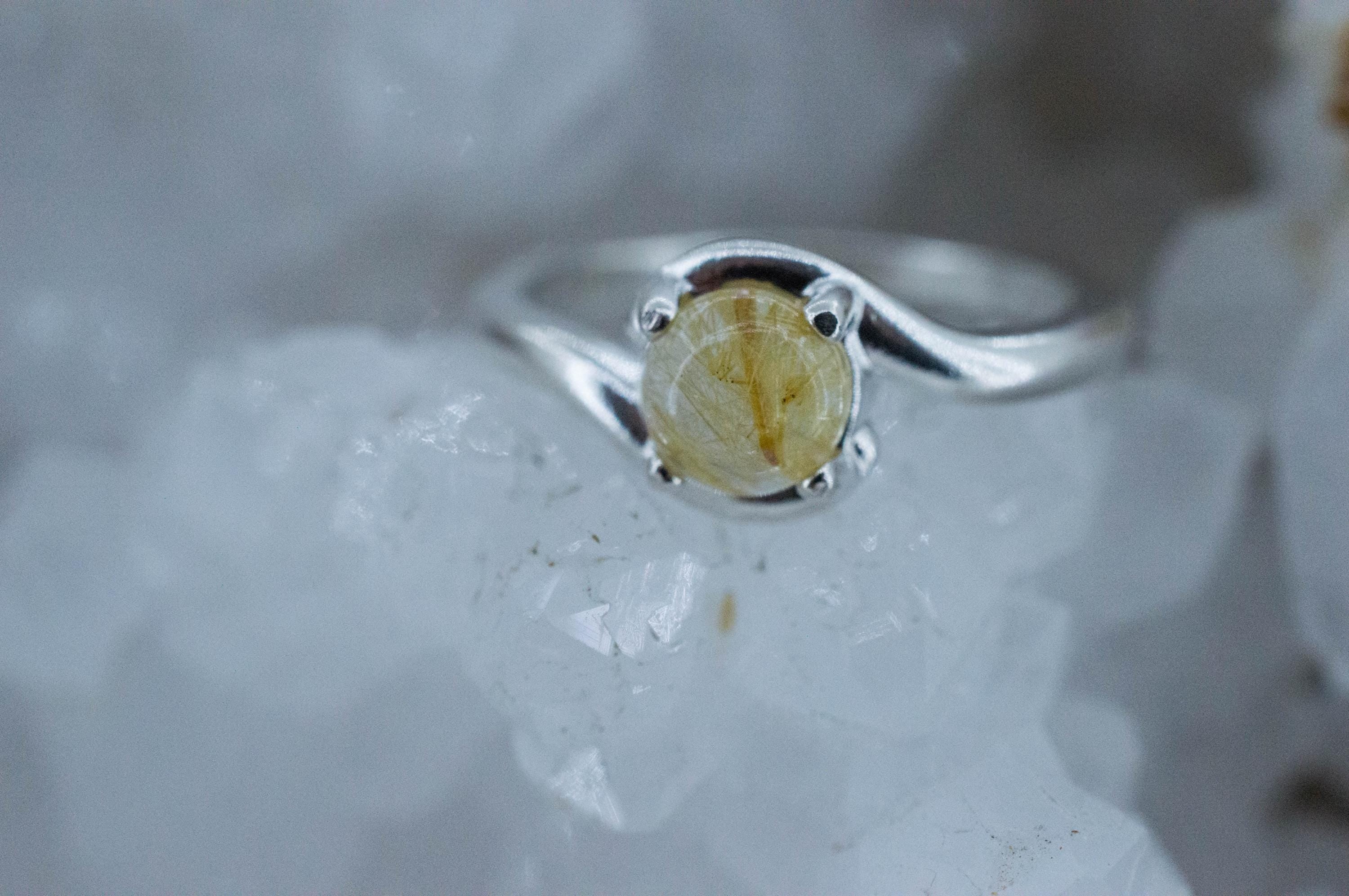 Rutilated Quartz Ring; Natural Untreated Brazil Rutile Quartz; 0.910cts