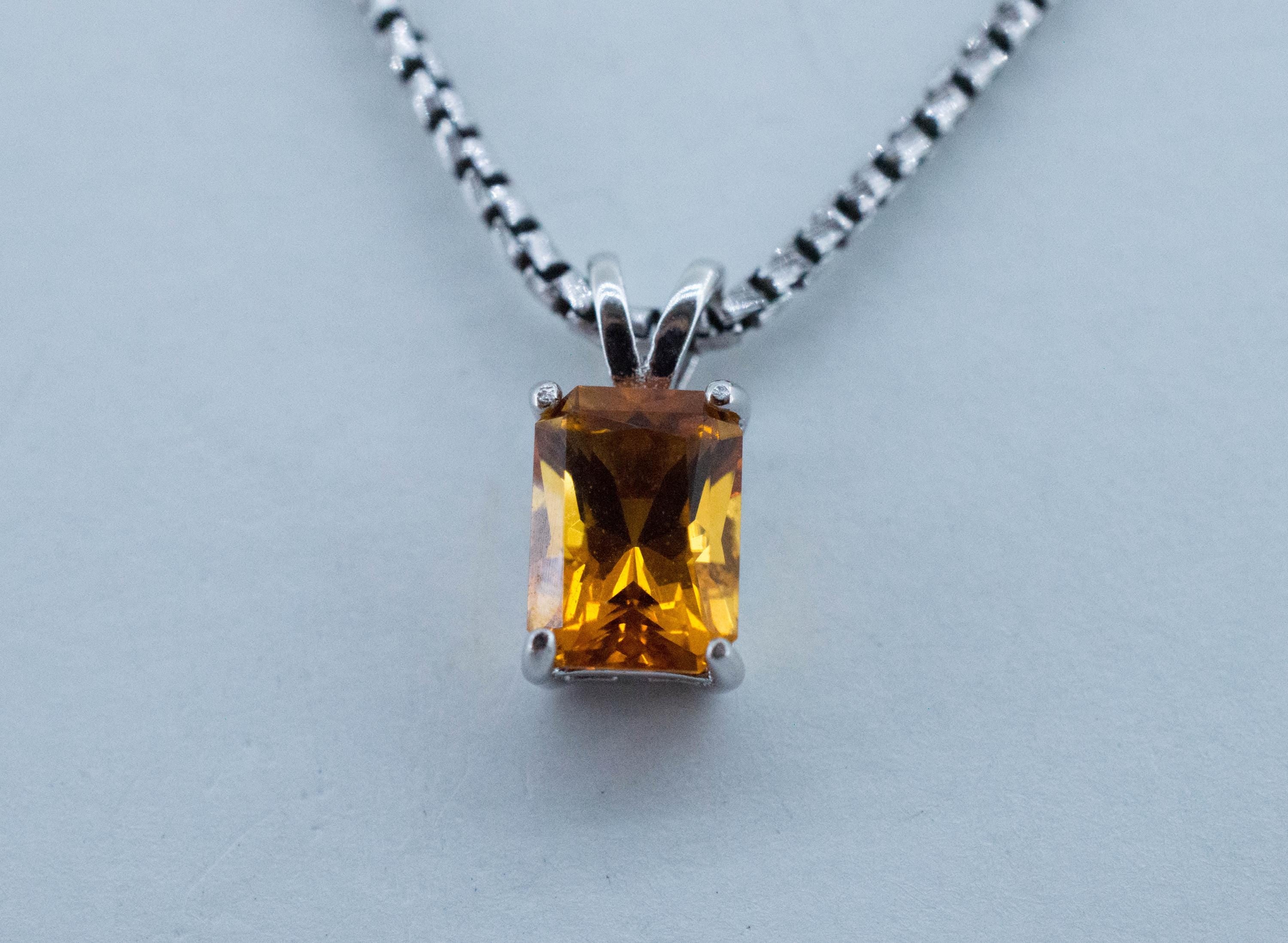 Citrine Pendant; Natural Untreated Uruguay Citrine; 0.870cts - Mark Oliver Gems