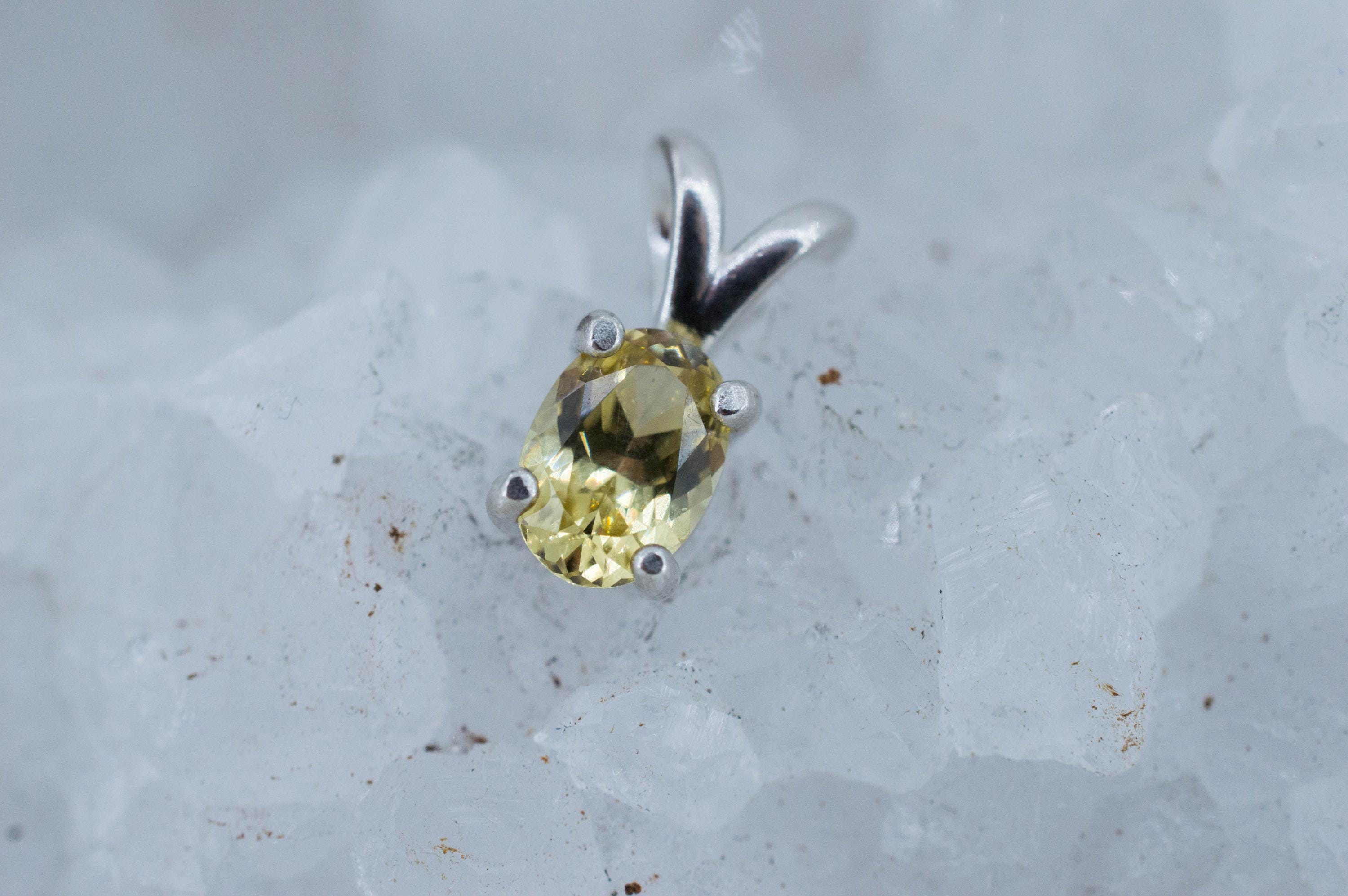 Grossular Garnet Pendant; Natural Untreated Tanzania Garnet; 0.855cts - Mark Oliver Gems