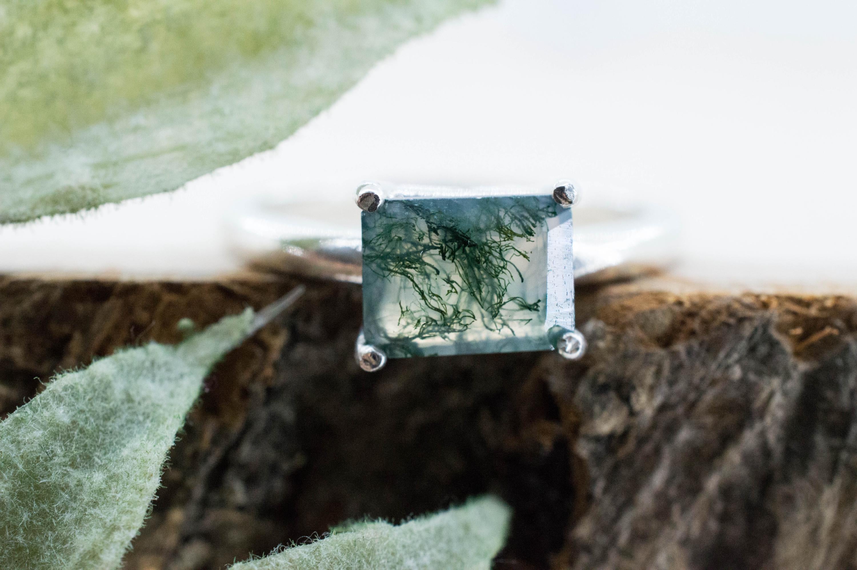 Green Moss Agate Ring; Natural Untreated India Moss Agate; 1.240cts
