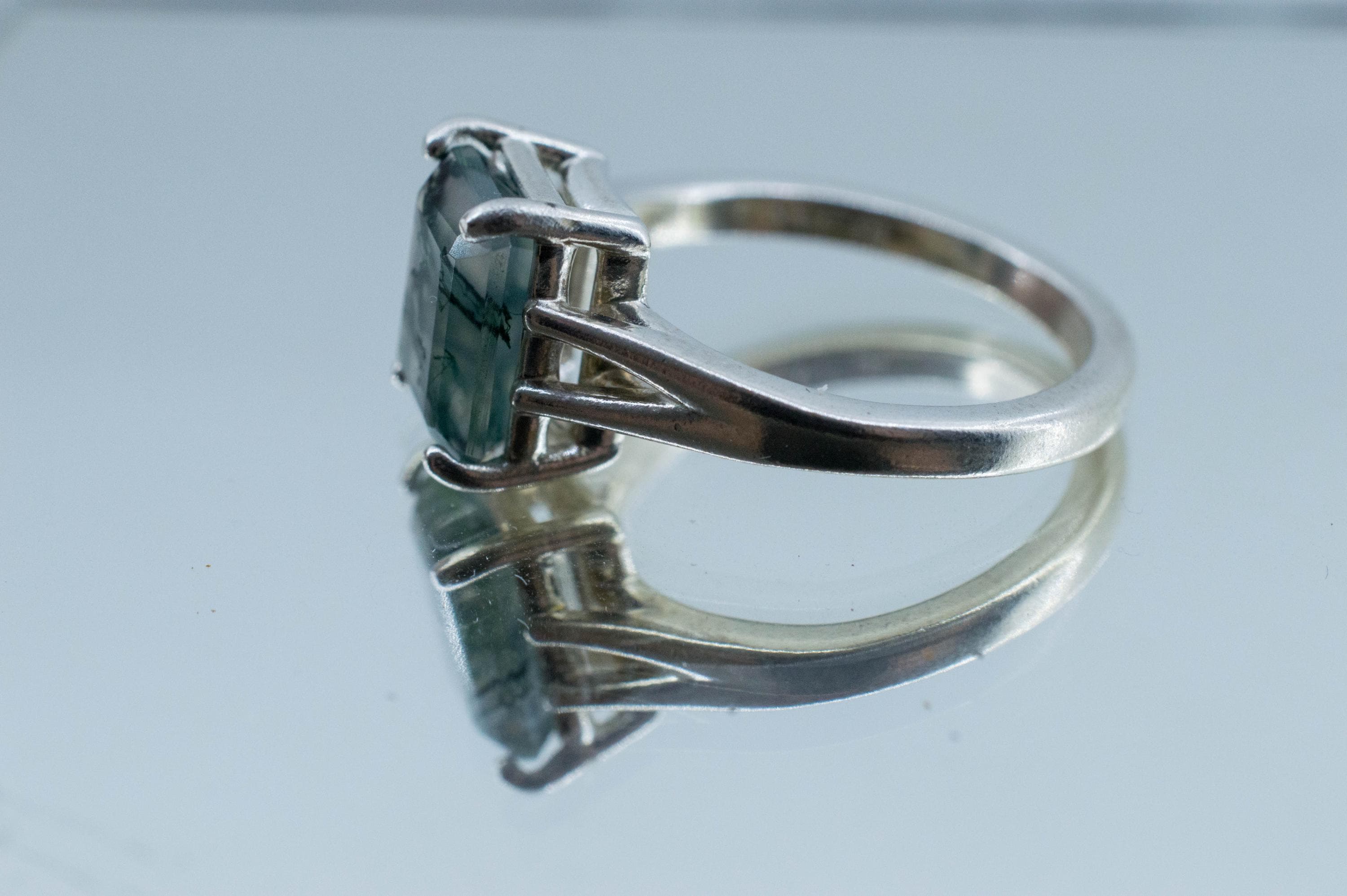 Green Moss Agate Ring; Natural Untreated India Moss Agate; 2.535cts