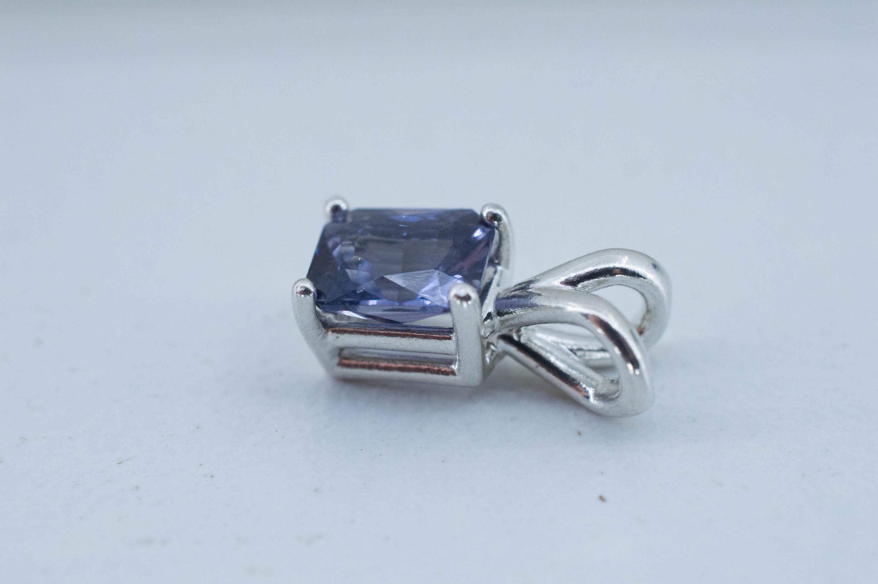 Color Change Spinel Pendant; Natural Untreated Sri Lanka Spinel; 1.220cts