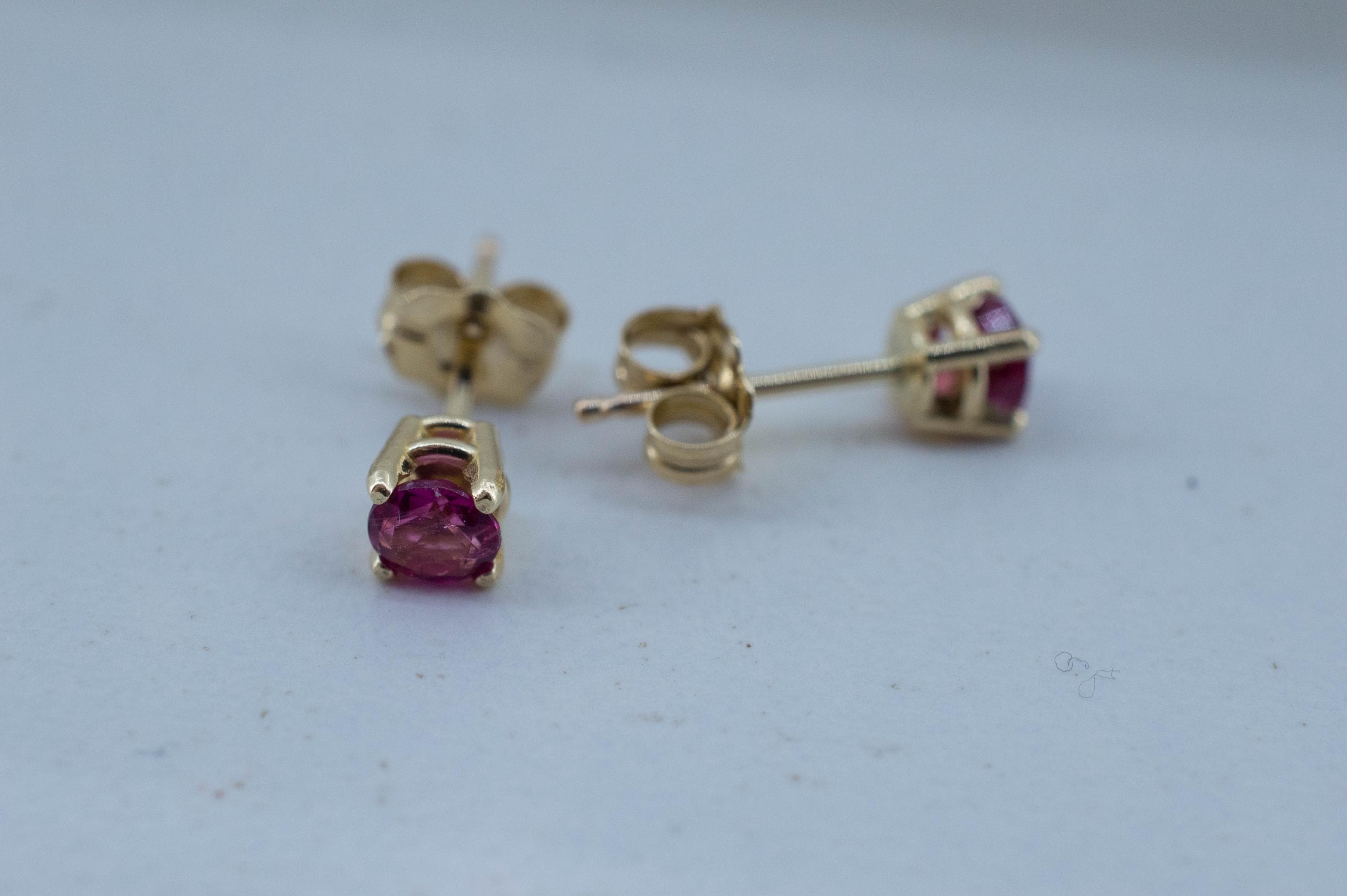 Red Beryl Earrings; Natural Untreated USA Bixbite; 0.370cts