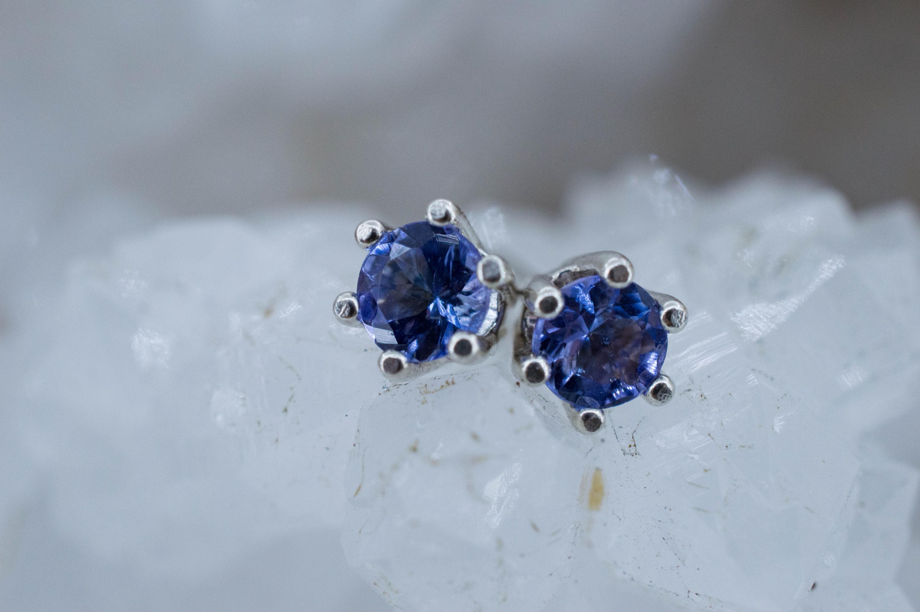 Tanzanite Earrings; Natural Tanzania Tanzanite; 0.530cts