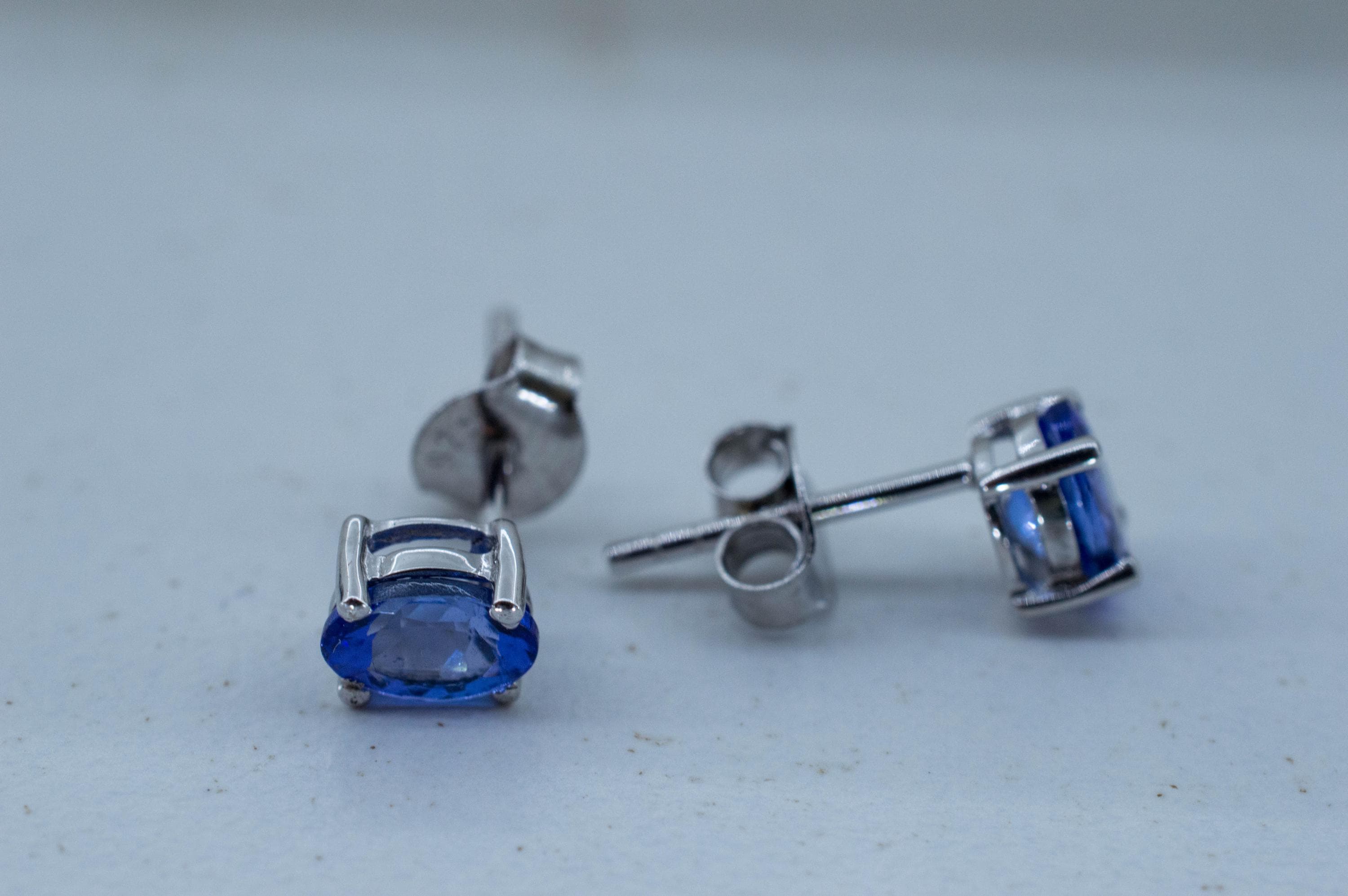 Tanzanite Earrings; Natural Tanzania Tanzanite; 0.975cts