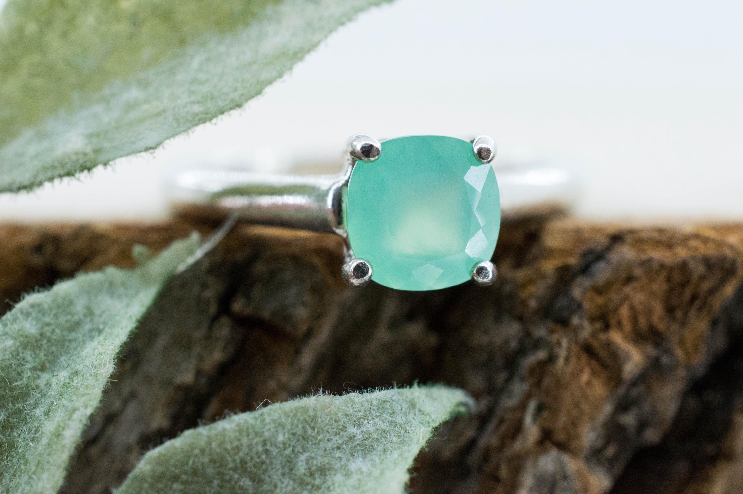 Chrysoprase Ring, Natural Untreated Australian Chrysoprase; 1.040cts