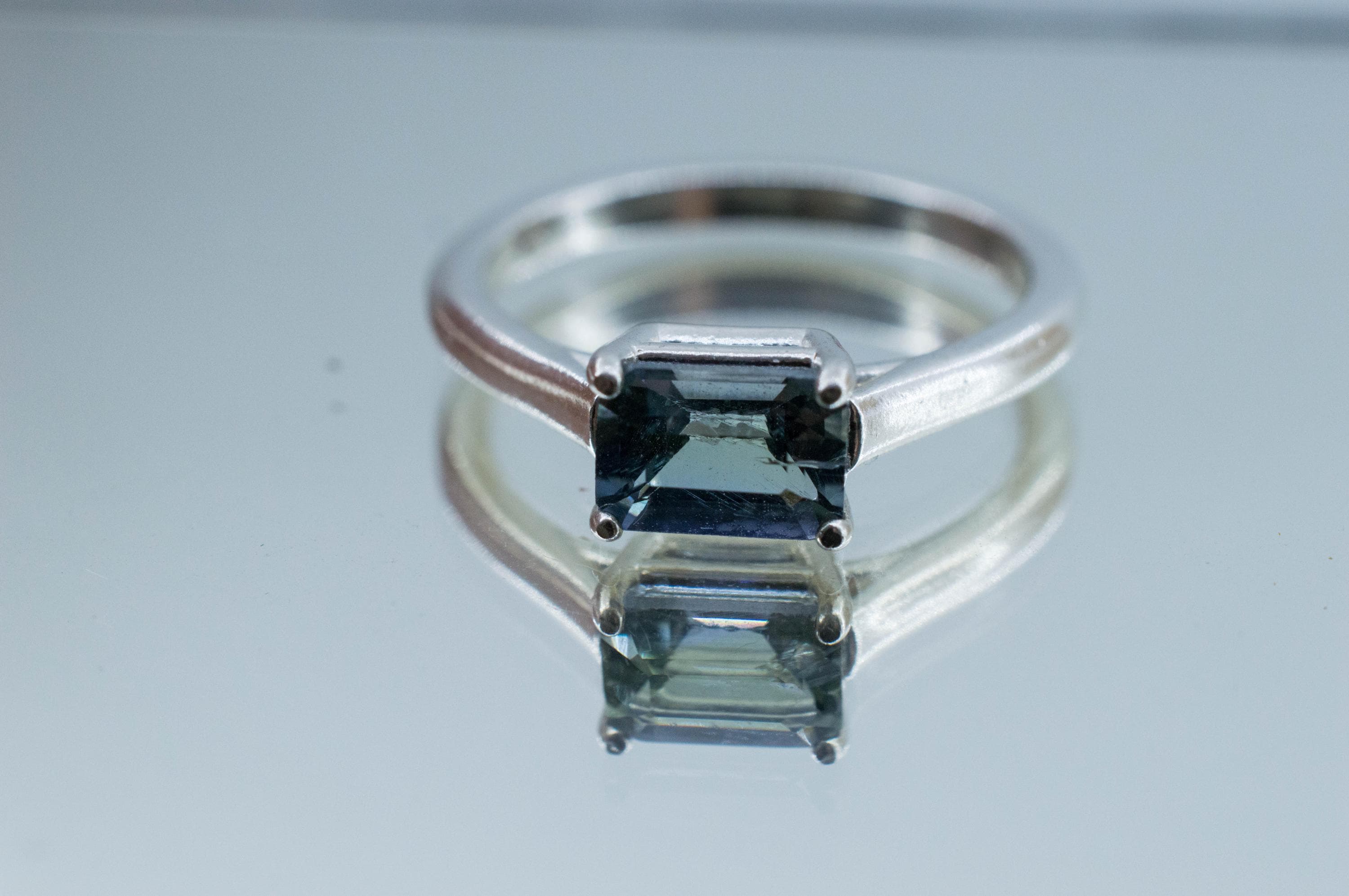 Tanzanite Ring; Natural Untreated Tanzania Tanzanite; 1.045cts